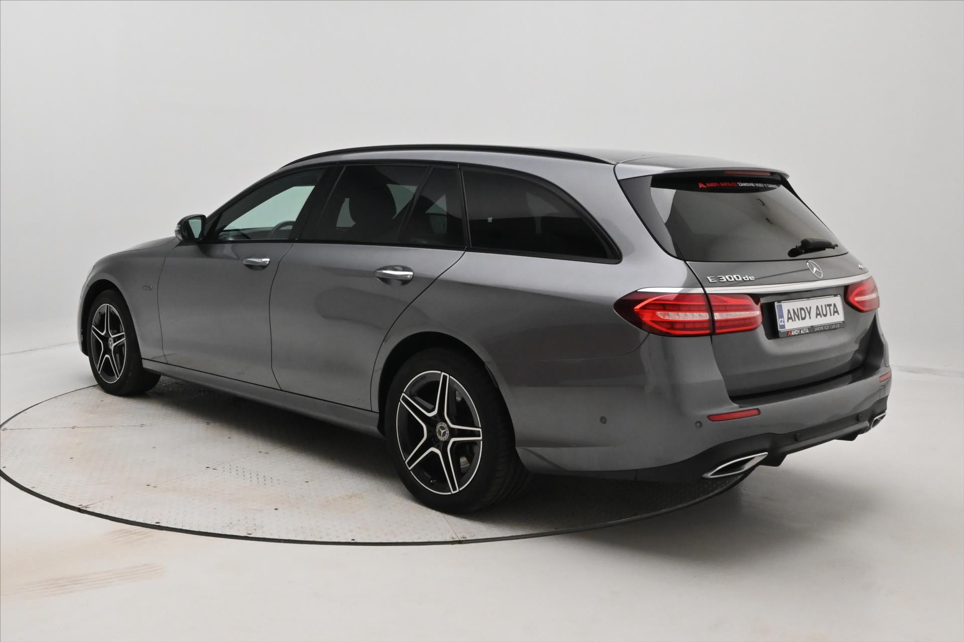 Hlavní fotografie vozu Mercedes-Benz Třídy E 2,0 300de 225kW 4Matic Záruka až 5 let (7)