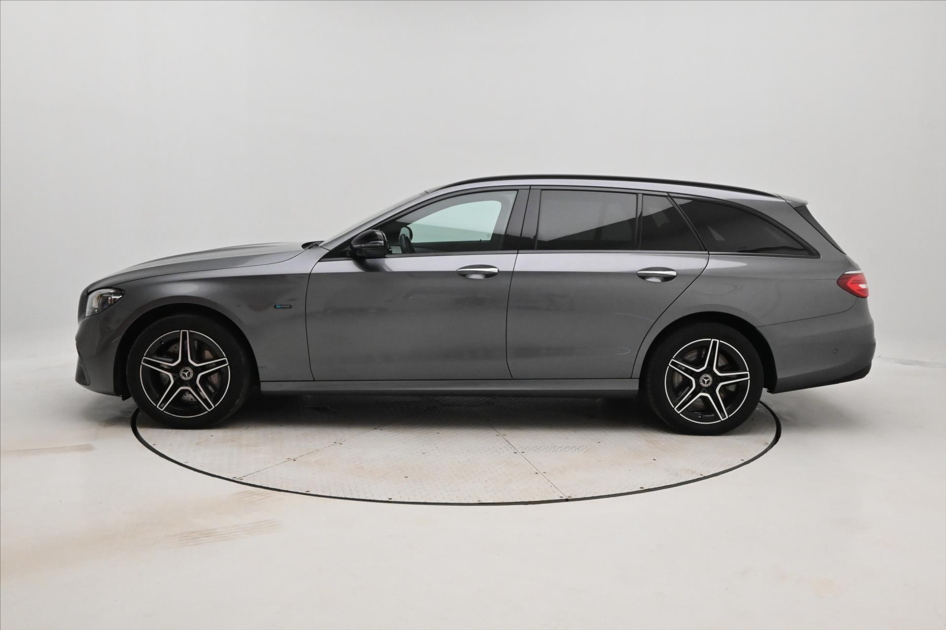 Hlavní fotografie vozu Mercedes-Benz Třídy E 2,0 300de 225kW 4Matic Záruka až 5 let (8)
