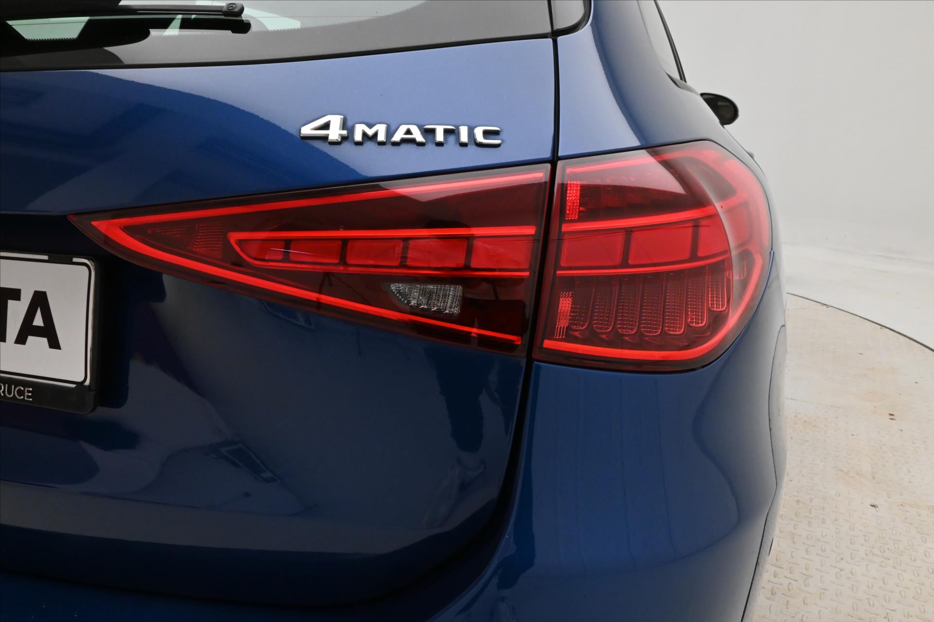 Hlavní fotografie vozu Mercedes-Benz Třídy C 2,0 220d 147kW 4MATIC AVANTGARDE Záruka až 5 let (30)