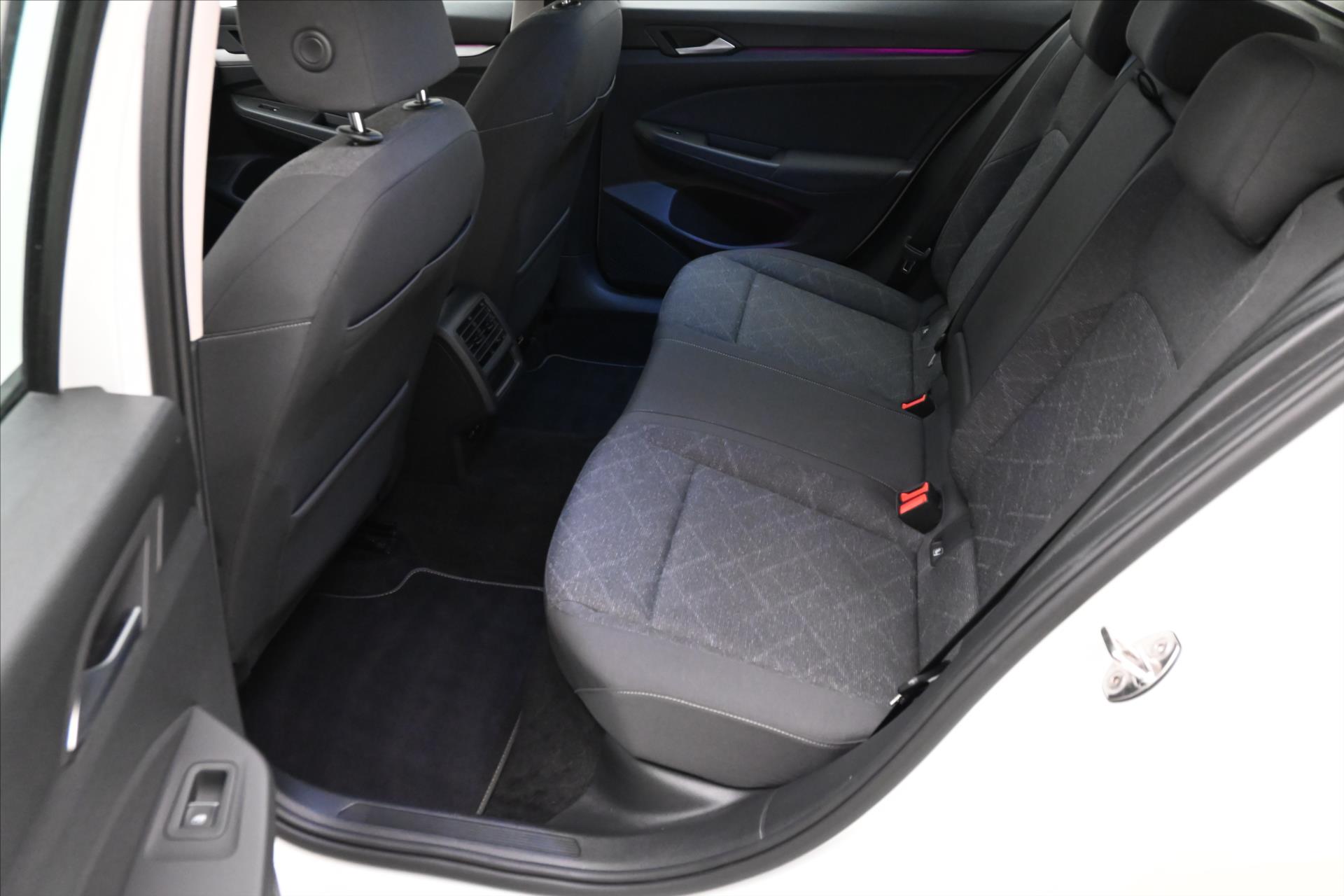 Hlavní fotografie vozu Volkswagen Golf 2,0 TDI 85 kW DSG Life Záruka až 5 let (14)