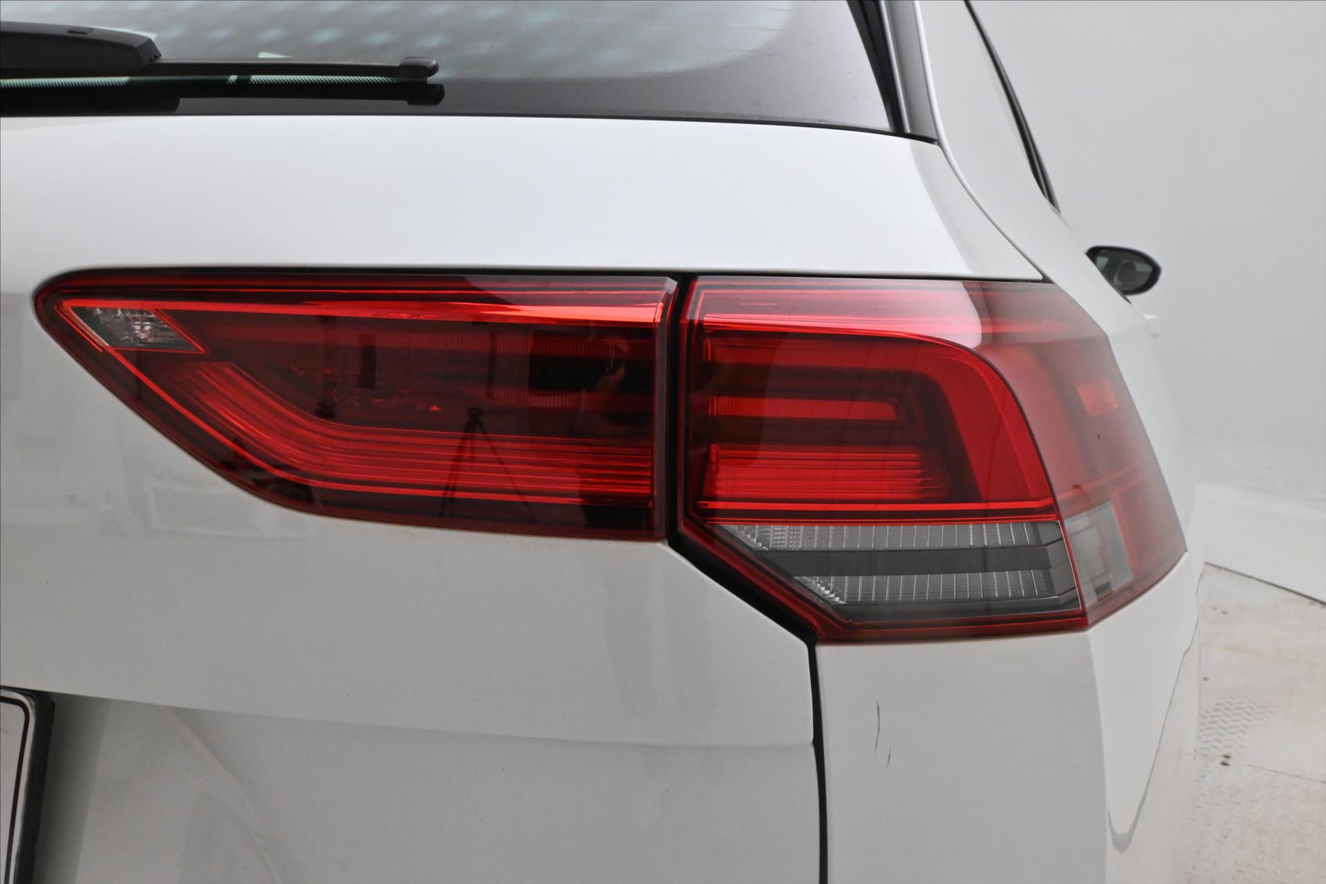 Hlavní fotografie vozu Volkswagen Golf 2,0 TDI 85 kW DSG Life Záruka až 5 let (29)