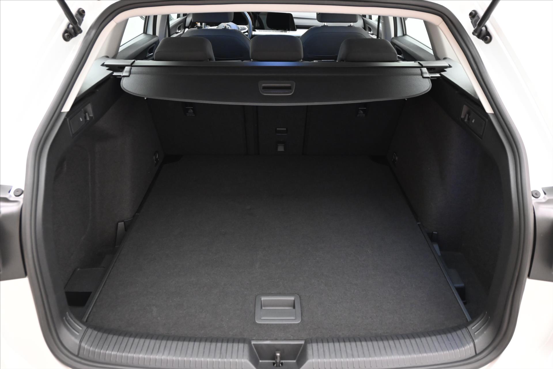 Hlavní fotografie vozu Volkswagen Golf 2,0 TDI 85kW DSG Life Záruka až 5 let (11)