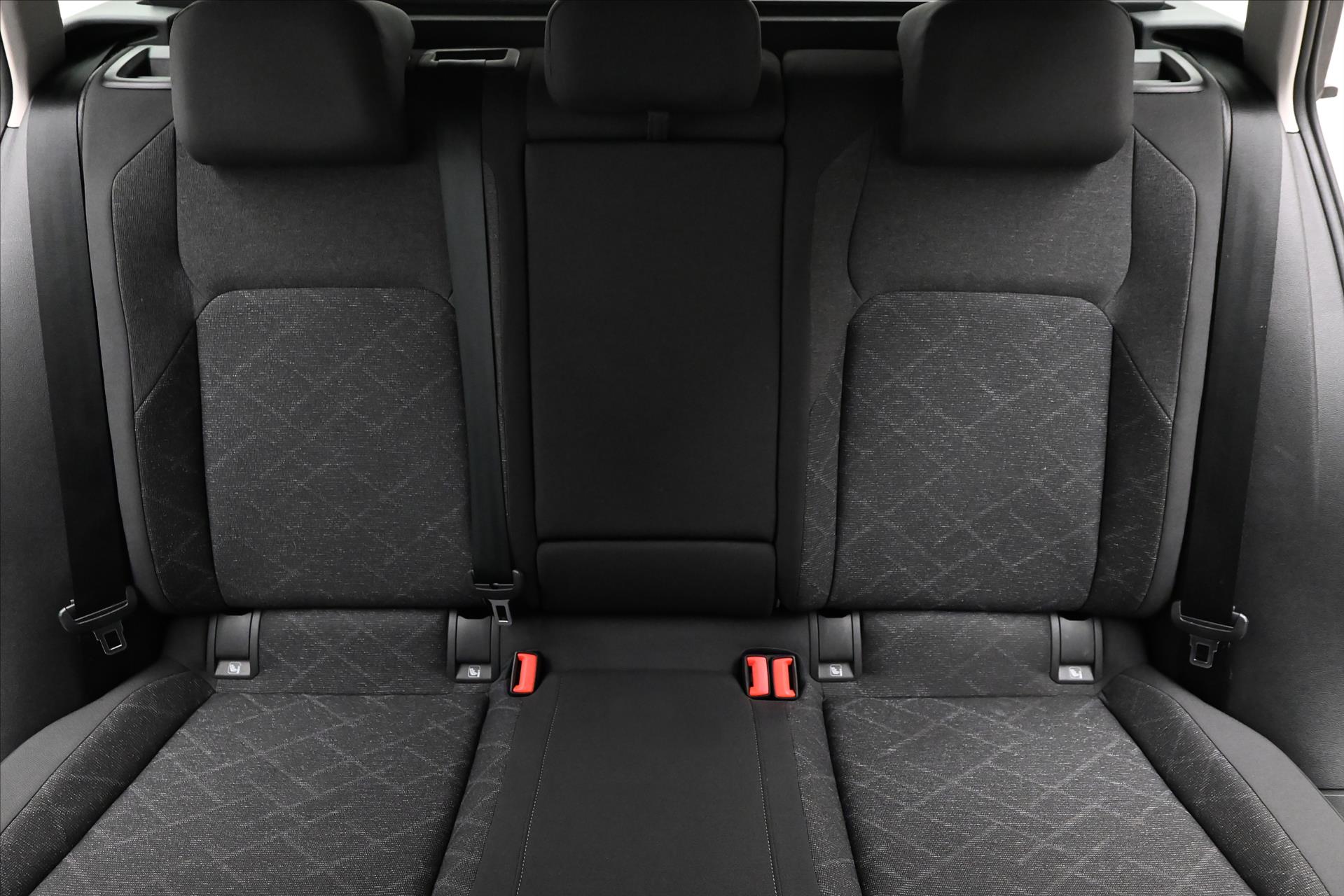 Hlavní fotografie vozu Volkswagen Golf 2,0 TDI 85kW DSG Life Záruka až 5 let (28)