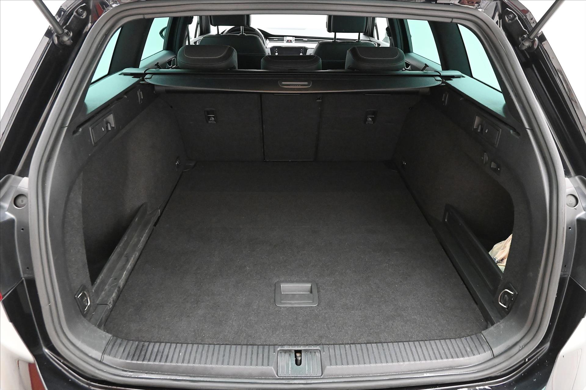 Hlavní fotografie vozu Volkswagen Passat 2,0 TDI 147kW Alltrack DSG 4Motion Záruka až 5 let (10)