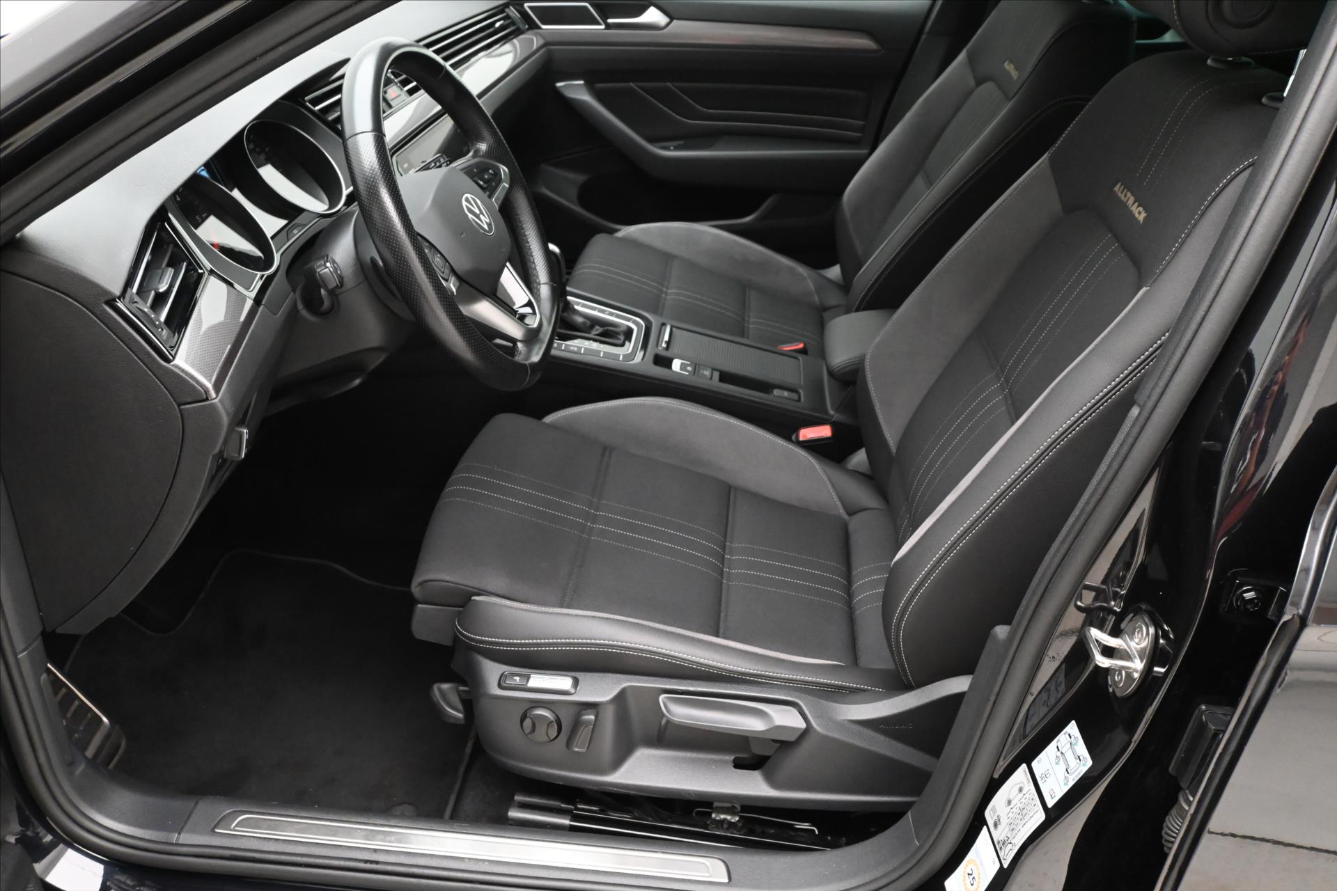 Hlavní fotografie vozu Volkswagen Passat 2,0 TDI 147kW Alltrack DSG 4Motion Záruka až 5 let (13)