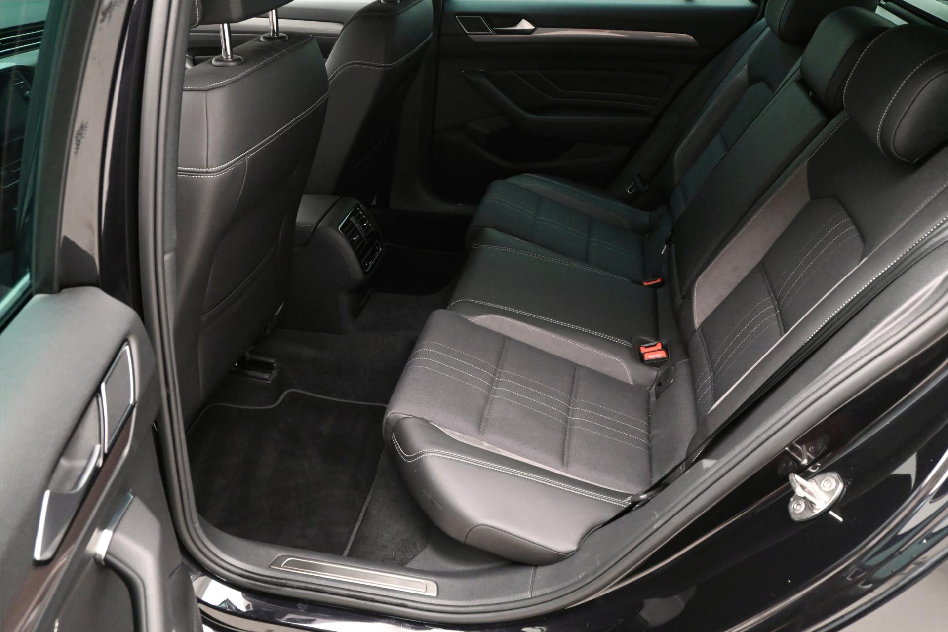 Hlavní fotografie vozu Volkswagen Passat 2,0 TDI 147kW Alltrack DSG 4Motion Záruka až 5 let (14)