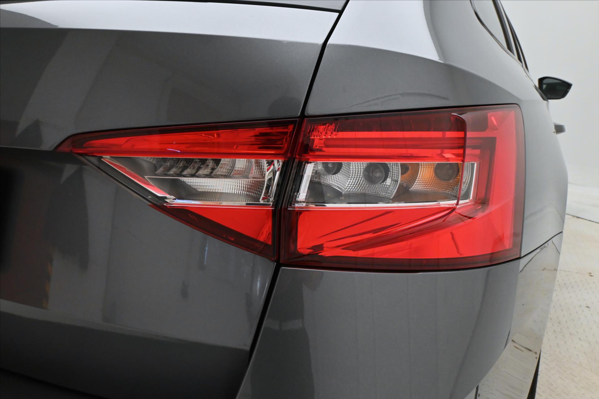 Hlavní fotografie vozu Škoda Superb 2,0 TDI 110kW DSG Style Záruka až 5 let (23)