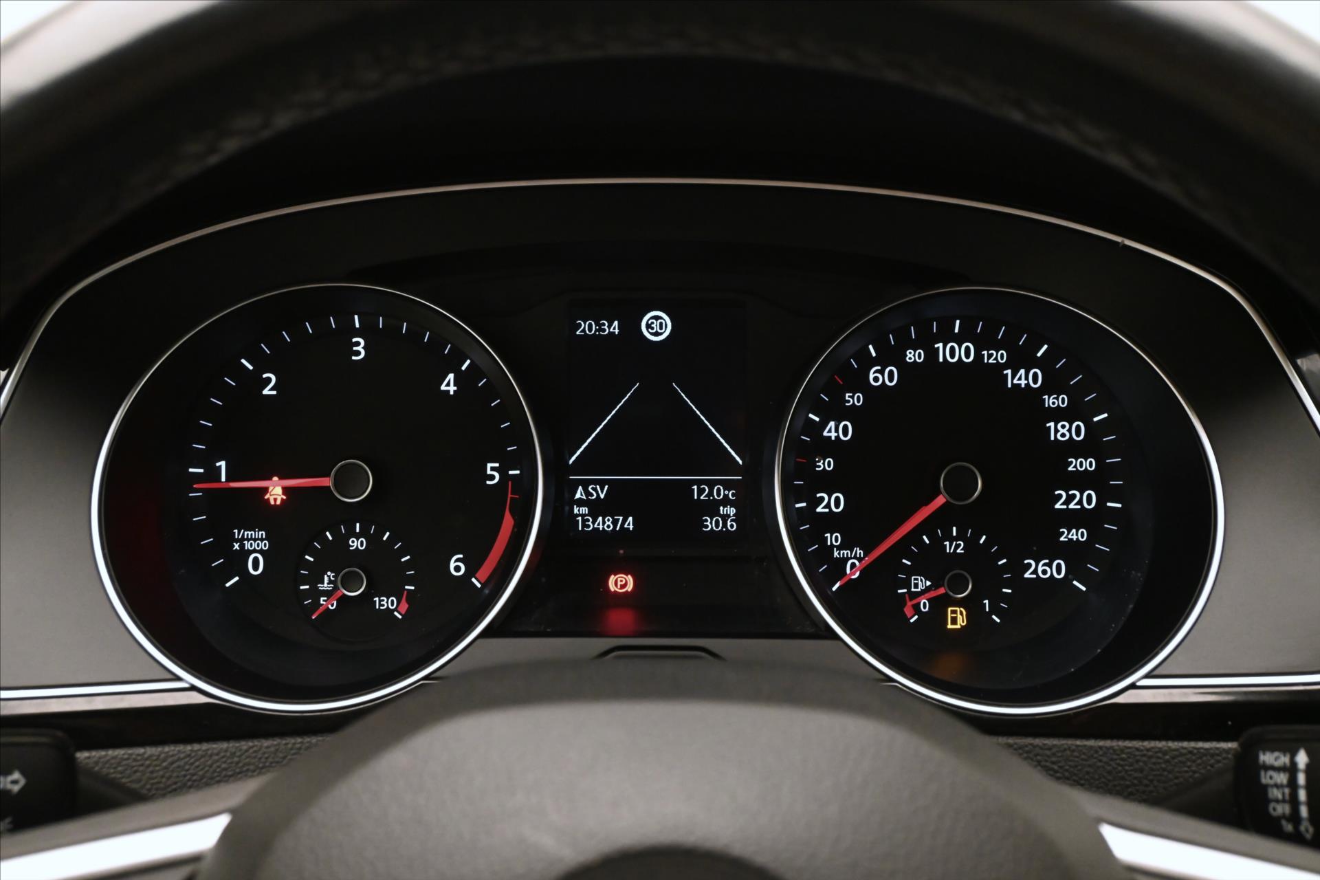 Hlavní fotografie vozu Volkswagen Passat 2,0 TDI 110kW Business Záruka až 5 let (14)