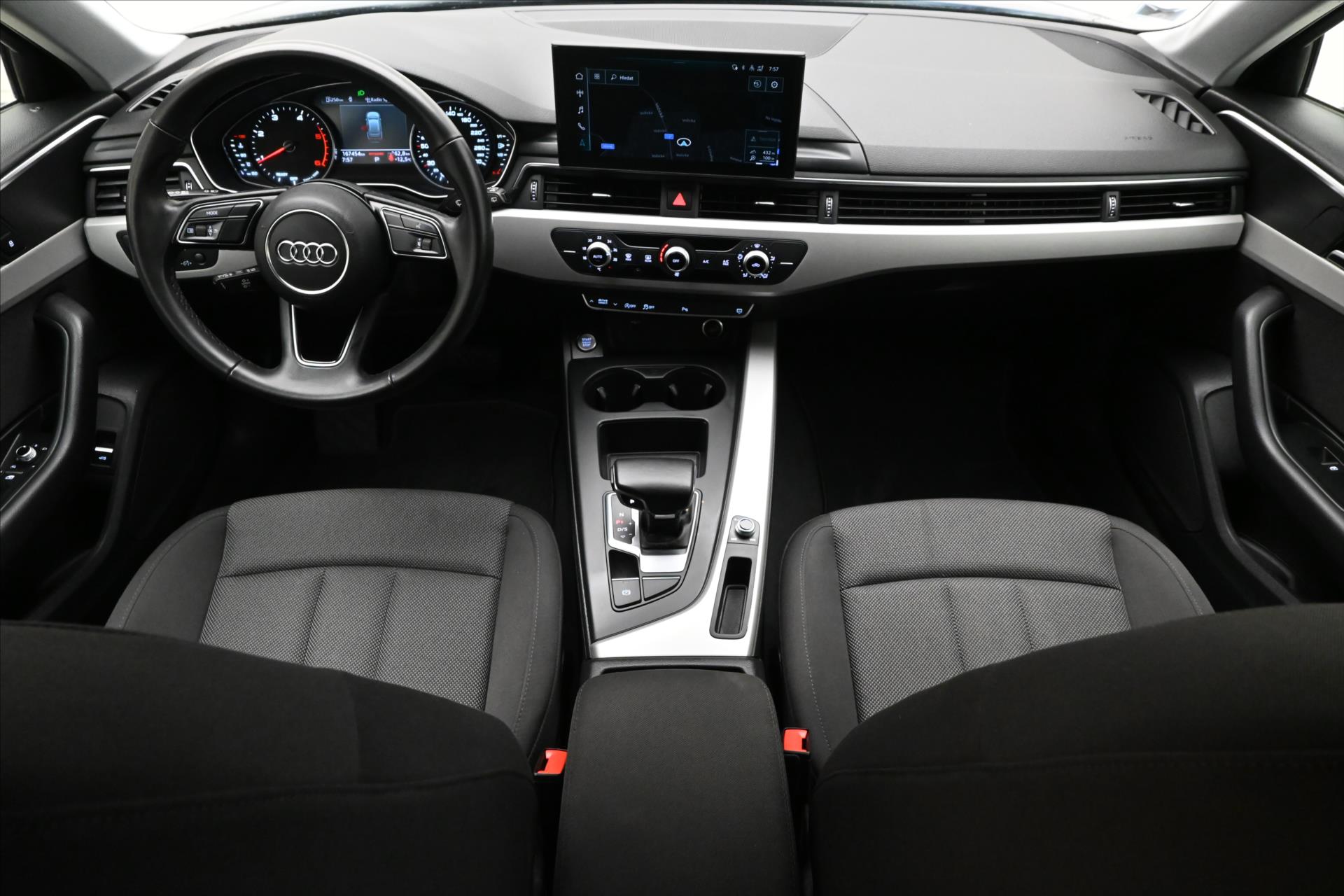 Hlavní fotografie vozu Audi A4 Avant 2,0 TDI 120kW DSG Avant Záruka až 5 let (15)