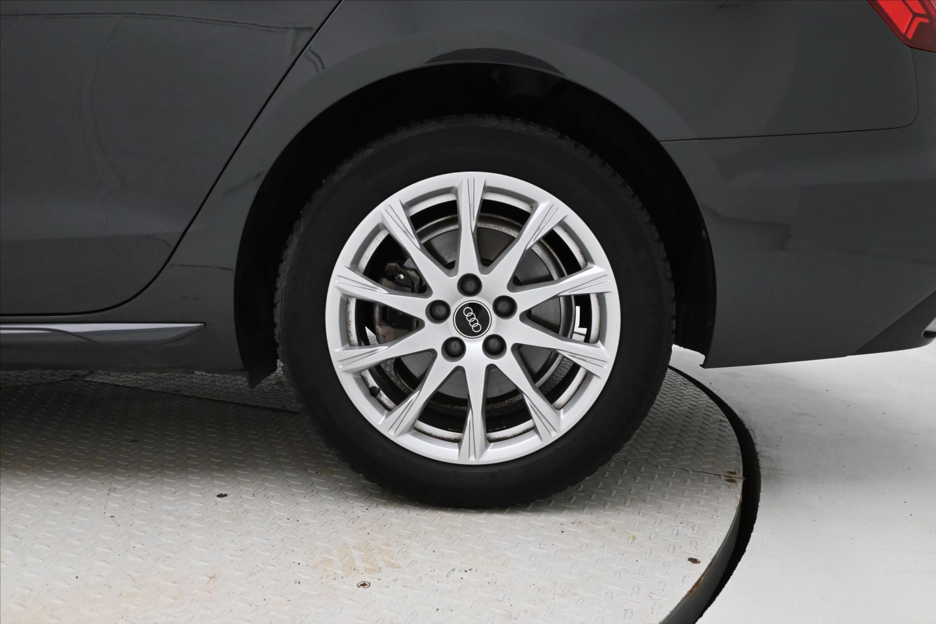 Hlavní fotografie vozu Audi A4 Avant 2,0 TDI 120kW DSG Avant Záruka až 5 let (31)