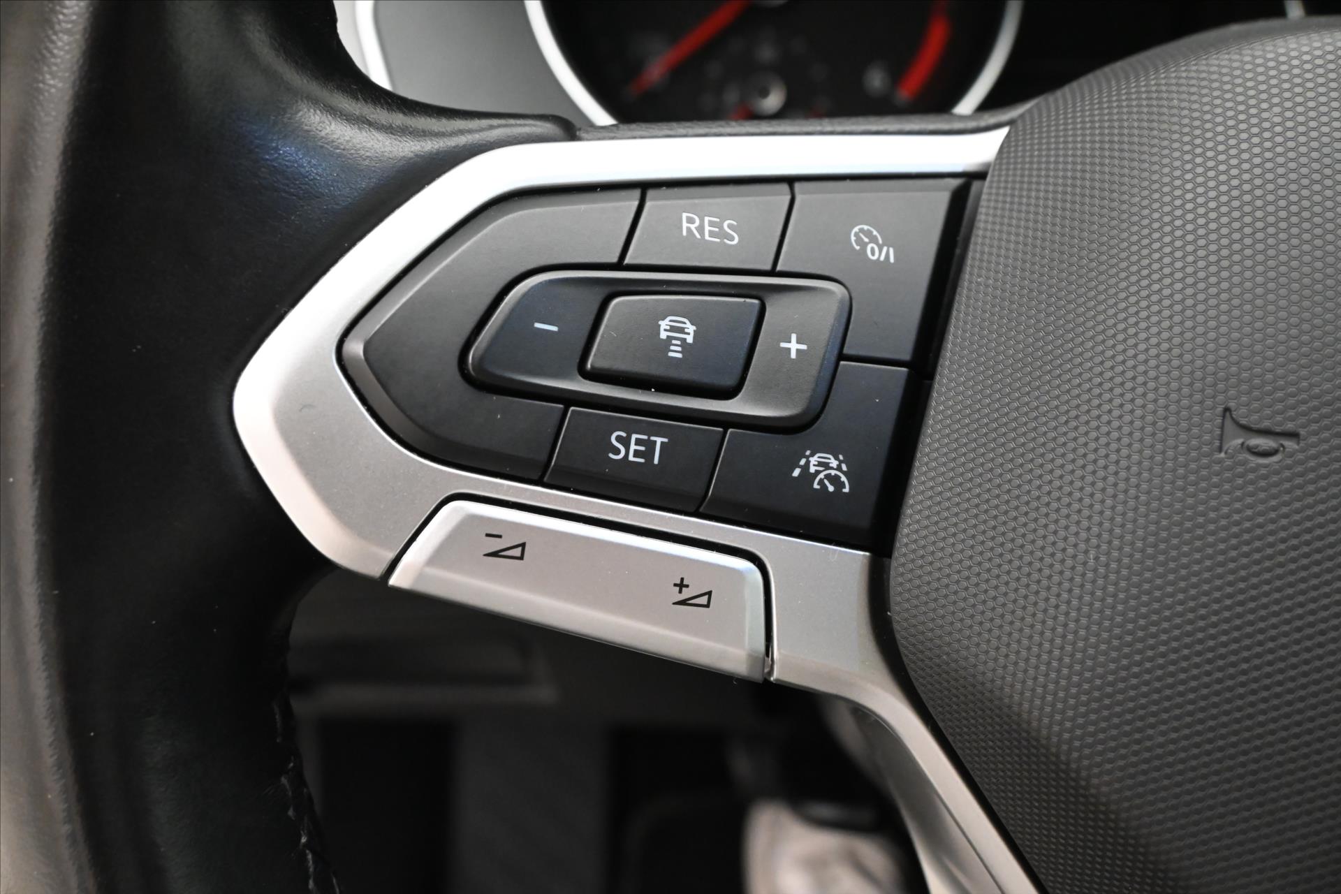 Hlavní fotografie vozu Volkswagen Passat 2,0 TDI 110kW Business Záruka až 5 let (24)