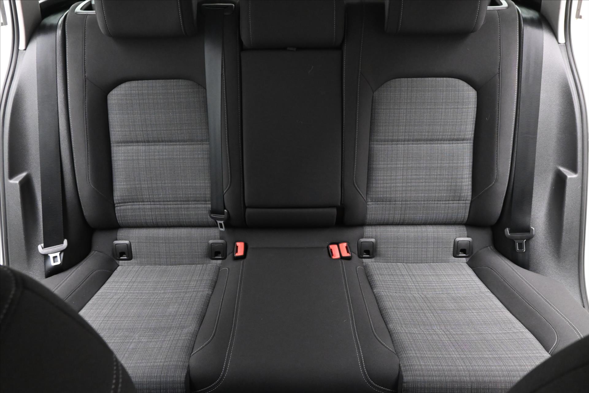 Hlavní fotografie vozu Volkswagen Passat 2,0 TDI 110kW Business Záruka až 5 let (28)