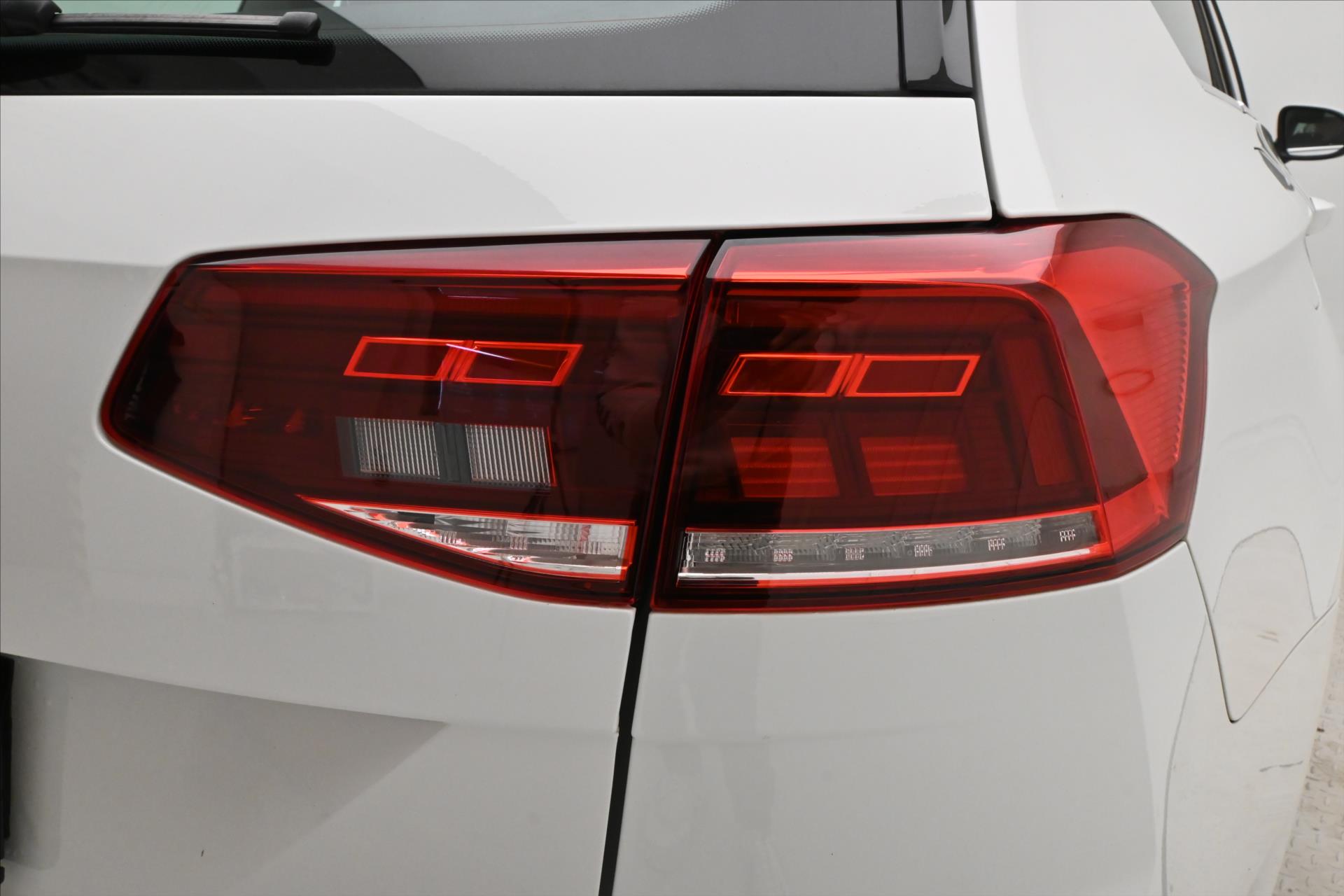 Hlavní fotografie vozu Volkswagen Passat 2,0 TDI 110kW Business Záruka až 5 let (30)