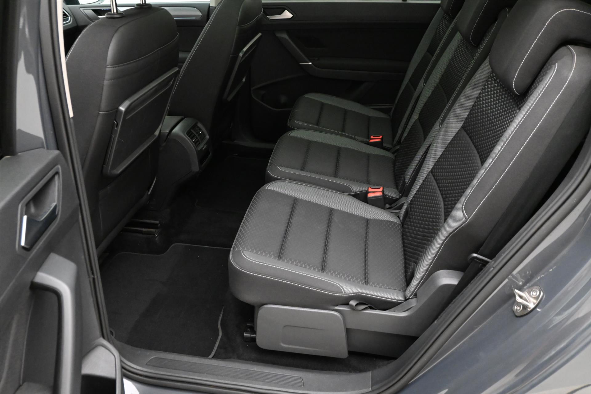 Hlavní fotografie vozu Volkswagen Touran 2,0 TDI 110kW Active Záruka až 5 let (13)