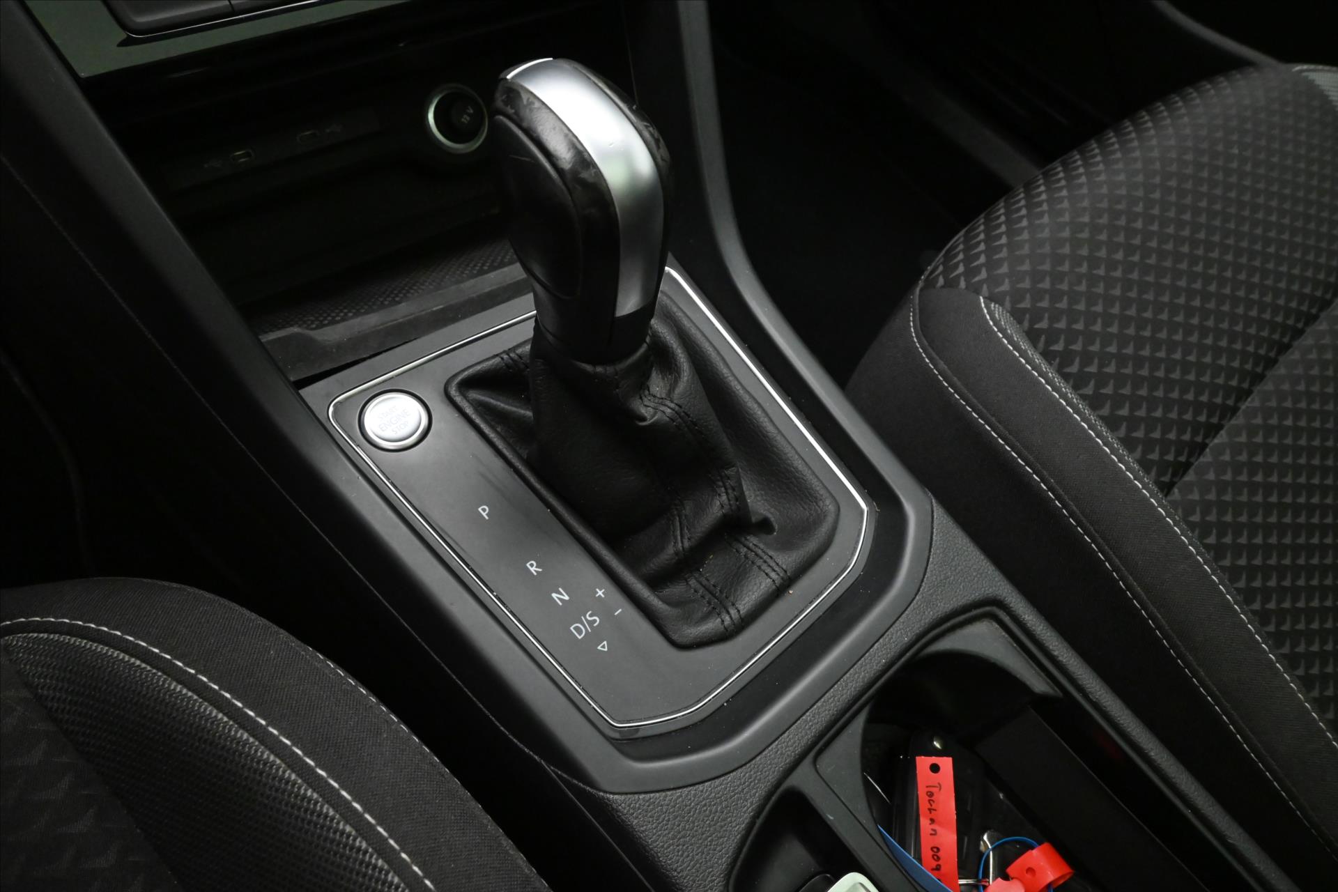Hlavní fotografie vozu Volkswagen Touran 2,0 TDI 110kW Active Záruka až 5 let (16)