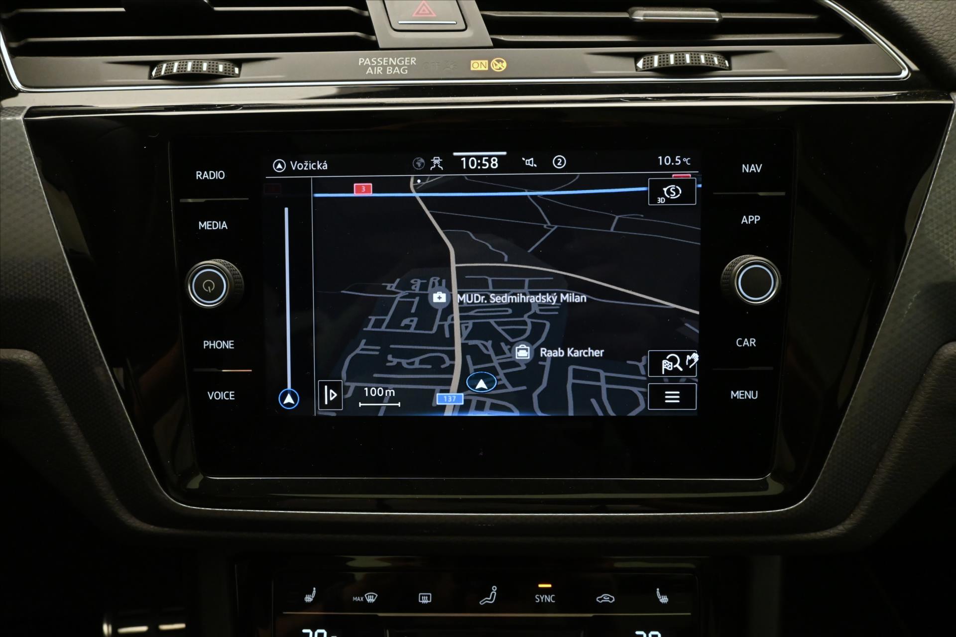 Hlavní fotografie vozu Volkswagen Touran 2,0 TDI 110kW Active Záruka až 5 let (18)