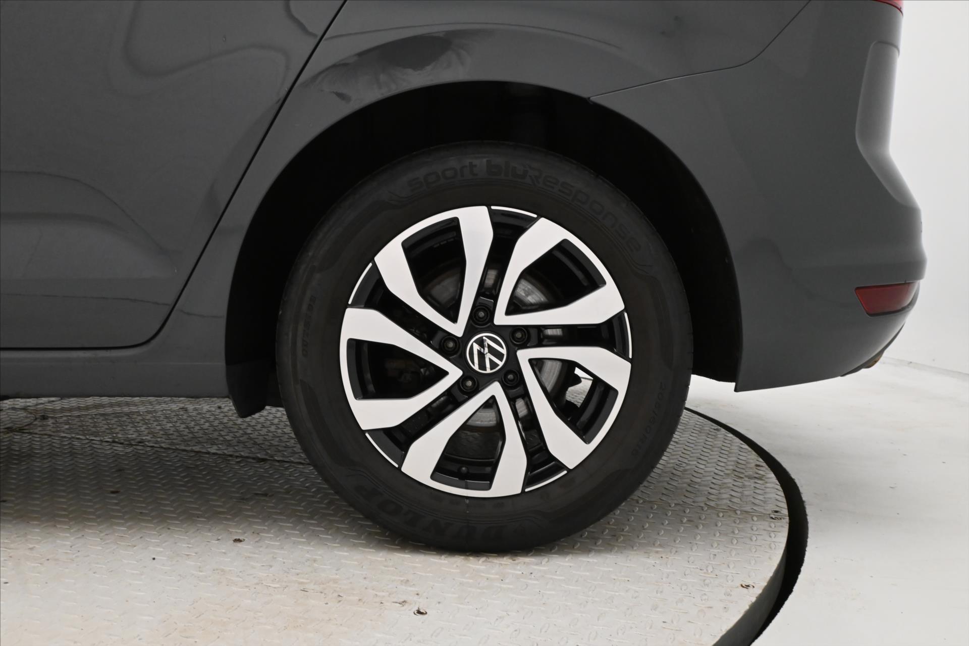 Hlavní fotografie vozu Volkswagen Touran 2,0 TDI 110kW Active Záruka až 5 let (24)