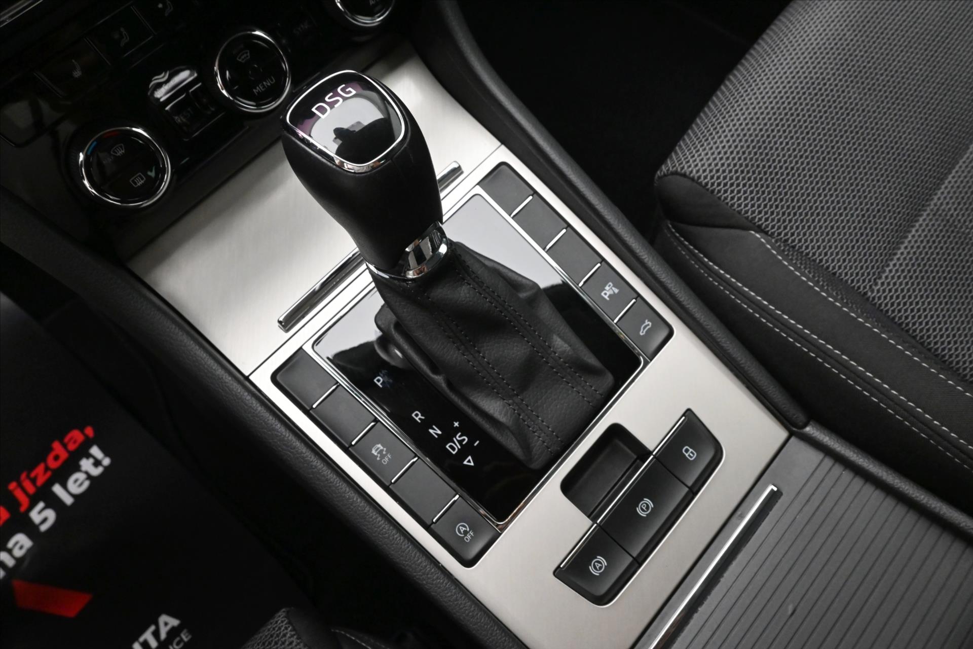 Hlavní fotografie vozu Škoda Superb 2,0 TDI 147kW DSG Style Záruka až 5 let (23)