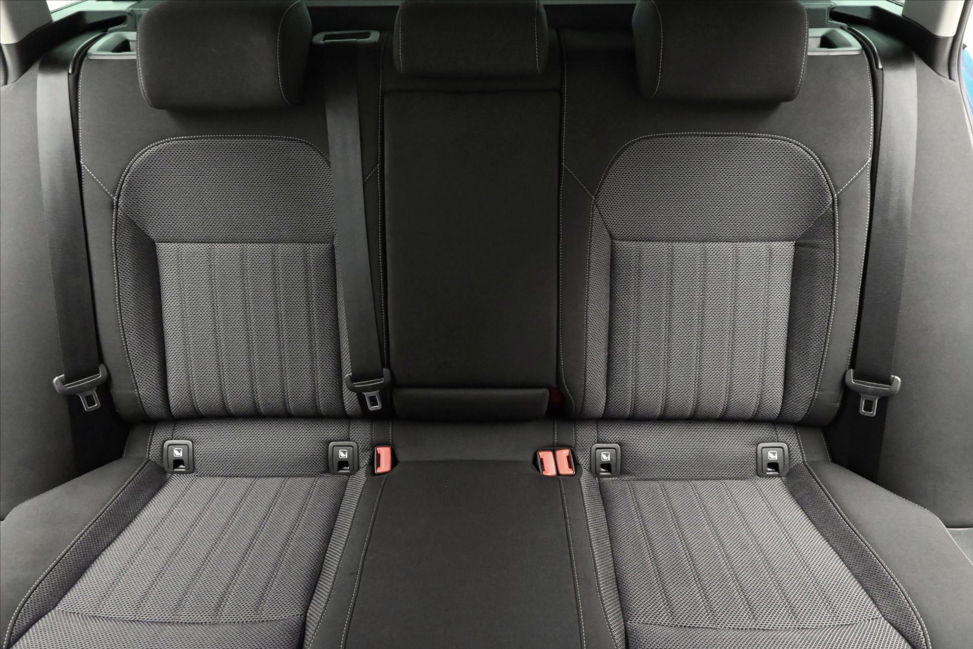 Hlavní fotografie vozu Škoda Superb 2,0 TDI 147kW DSG Style Záruka až 5 let (29)