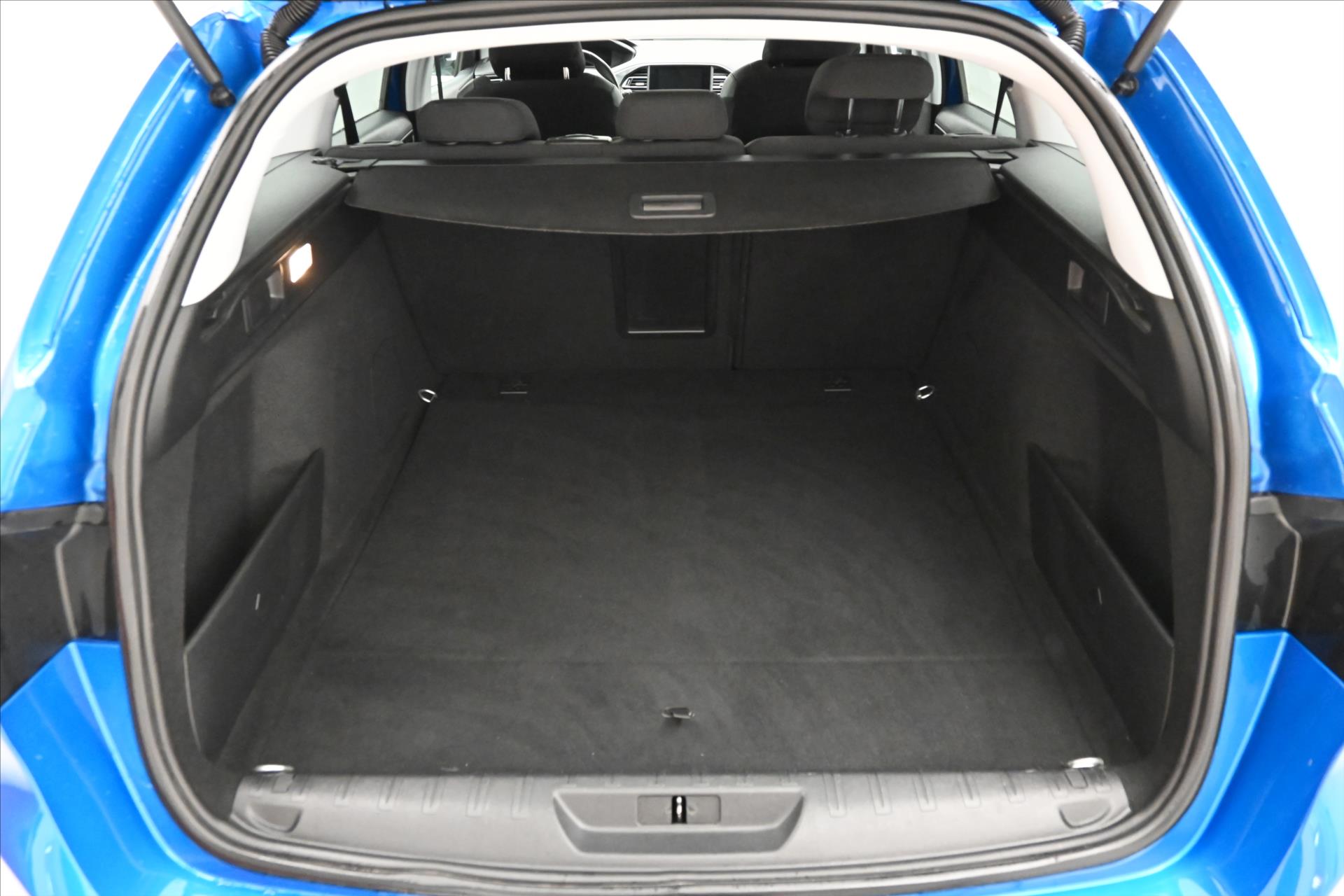 Hlavní fotografie vozu Peugeot 308 1,5 BlueHDI 96 kW Allure Záruka až 5 let (10)