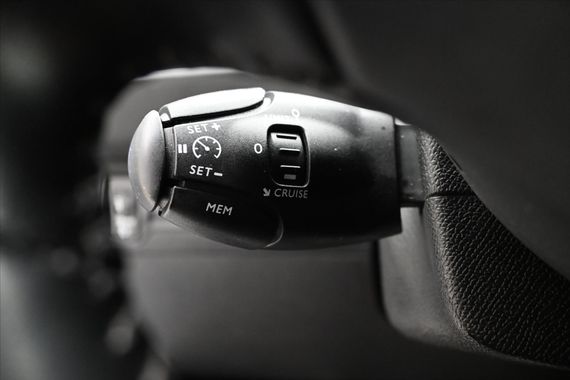 Hlavní fotografie vozu Peugeot 308 1,5 BlueHDI 96 kW Allure Záruka až 5 let (24)