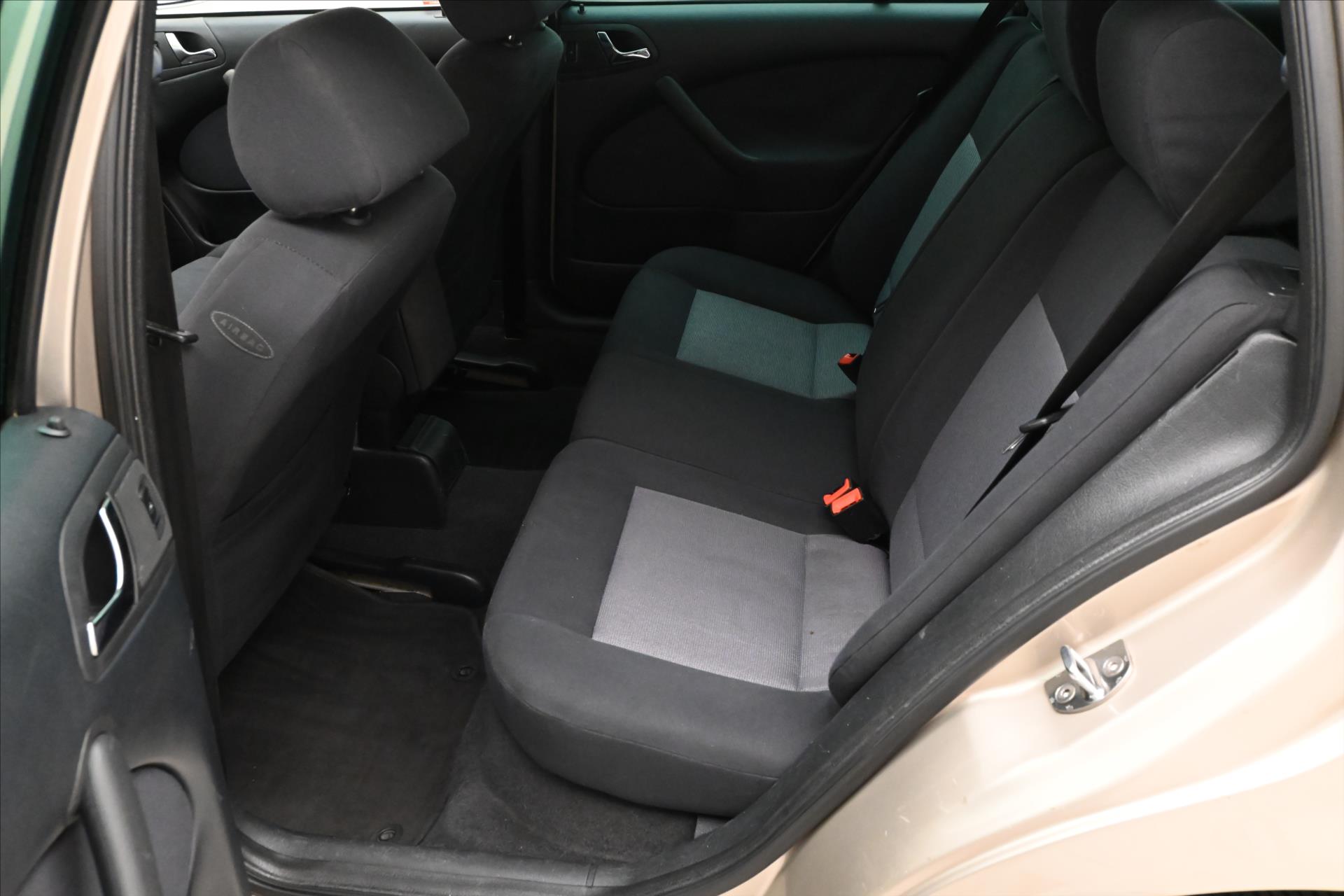Hlavní fotografie vozu Škoda Octavia 1,9 TDI 81 kW Ambition Tažné (14)
