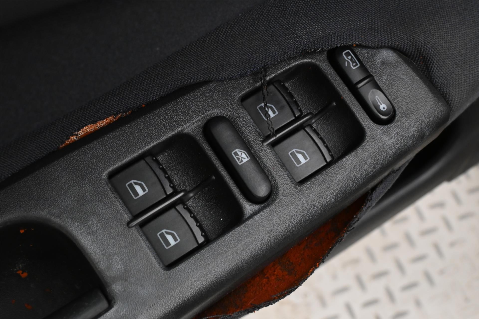 Hlavní fotografie vozu Škoda Octavia 1,9 TDI 81 kW Ambition Tažné (23)