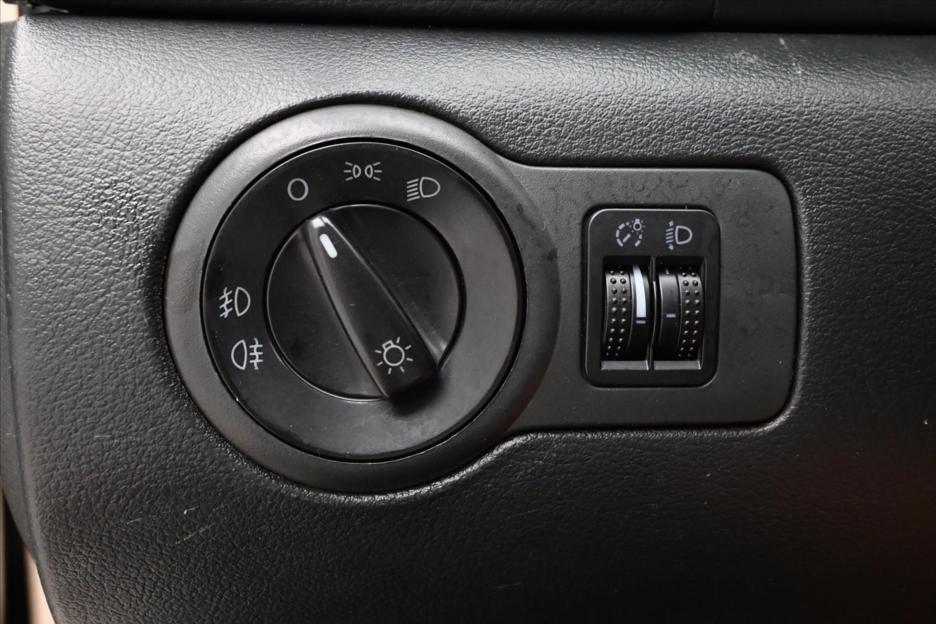 Hlavní fotografie vozu Škoda Octavia 1,9 TDI 81 kW Ambition Tažné (24)