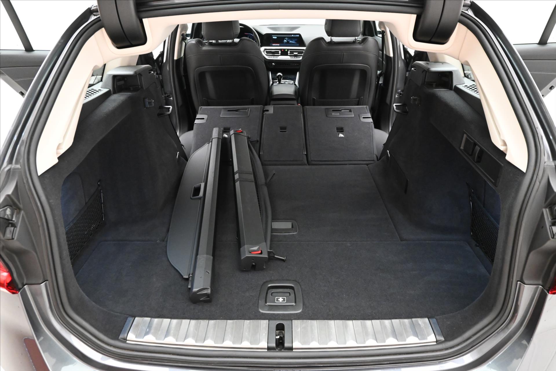 Hlavní fotografie vozu BMW Řada 3 2,0 320d 140kW STEPTRONIC Záruka až 5 let (12)