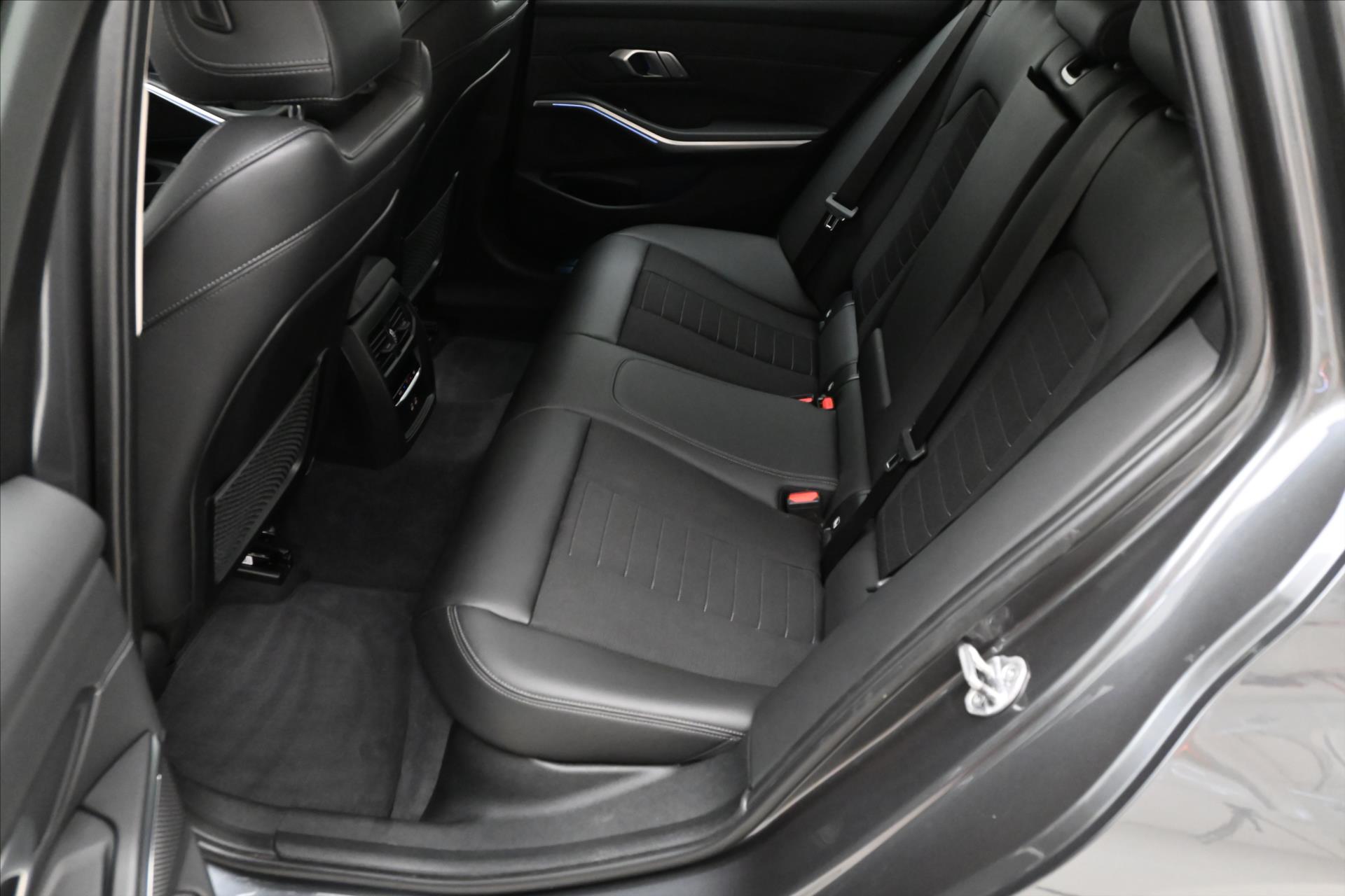 Hlavní fotografie vozu BMW Řada 3 2,0 320d 140kW STEPTRONIC Záruka až 5 let (15)