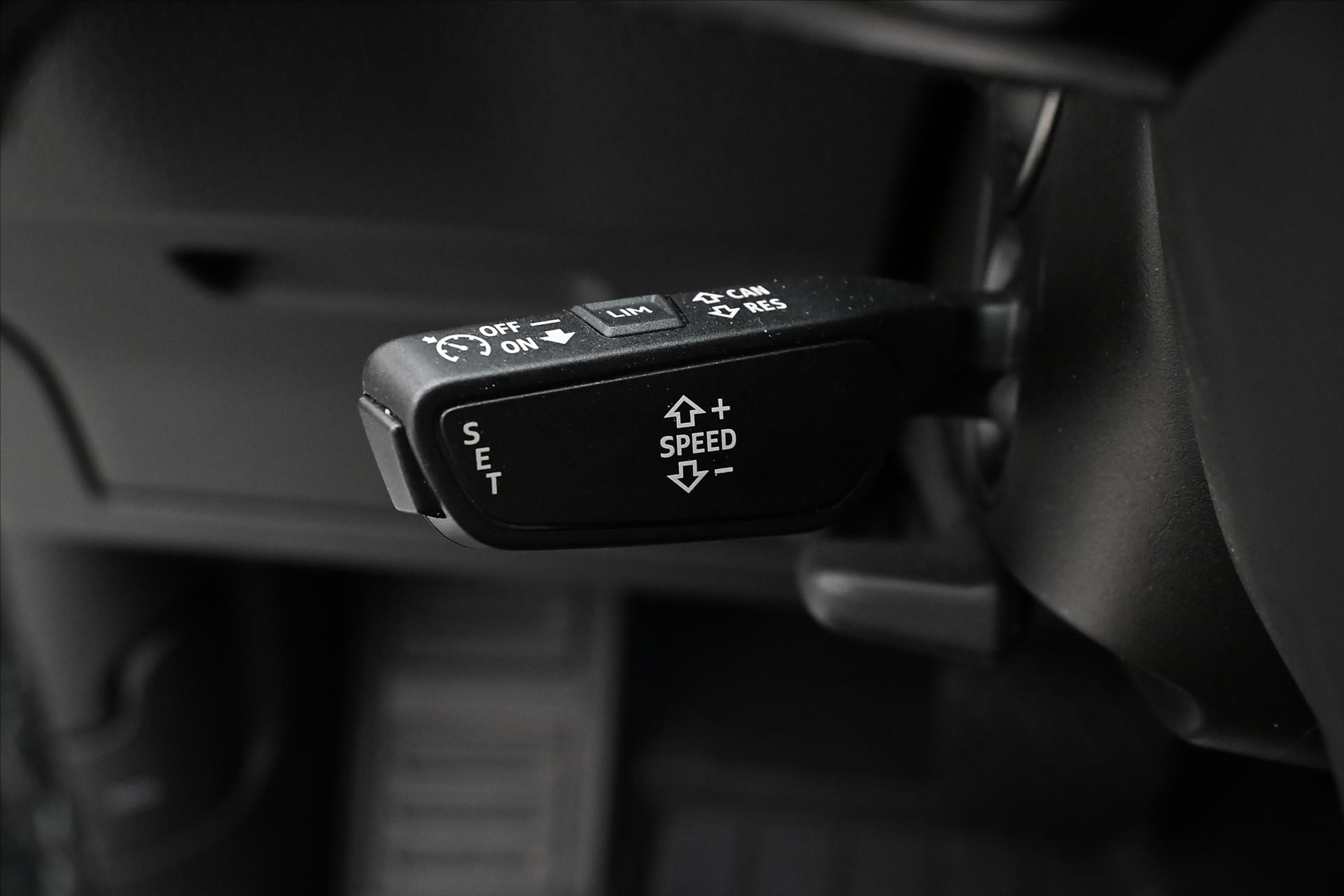 Hlavní fotografie vozu Audi e-tron 55 300 kW QUATTRO S-LINE Záruka až 3 roky (23)