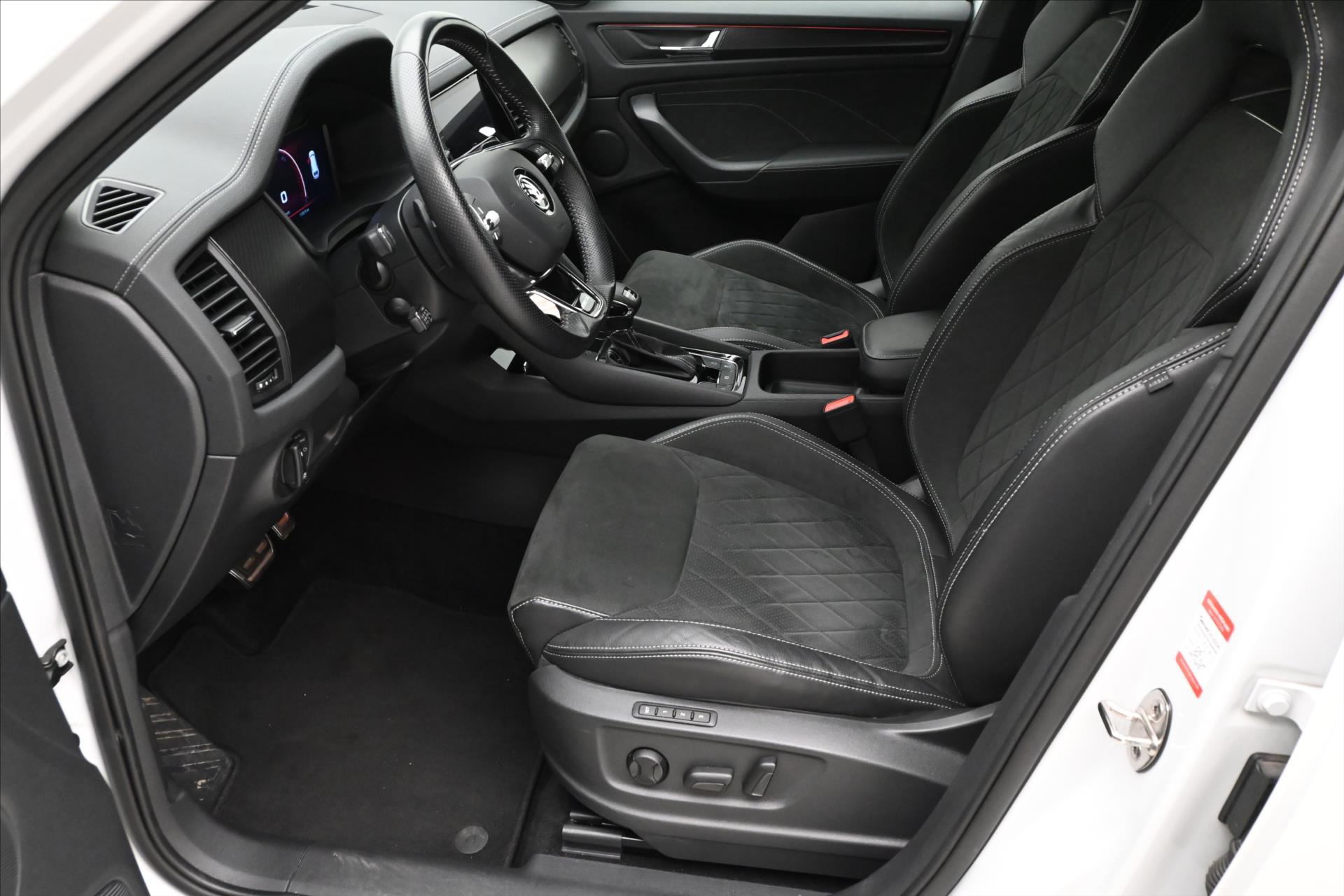 Hlavní fotografie vozu Škoda Kodiaq 2,0 TDI 147kW DSG Sportline Záruka až 5 let (11)