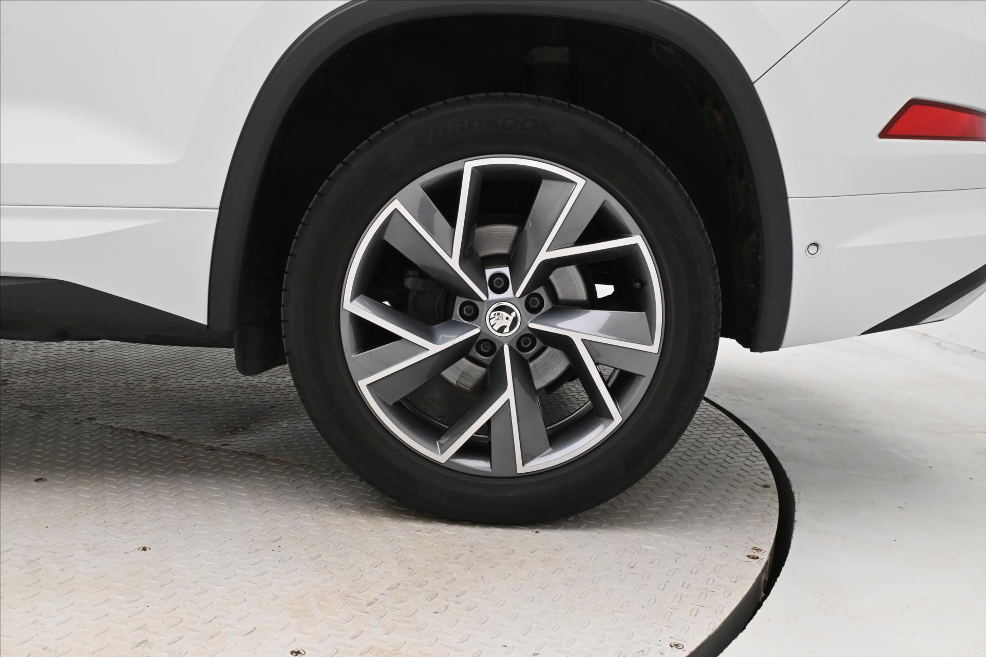 Hlavní fotografie vozu Škoda Kodiaq 2,0 TDI 147kW DSG Sportline Záruka až 5 let (26)