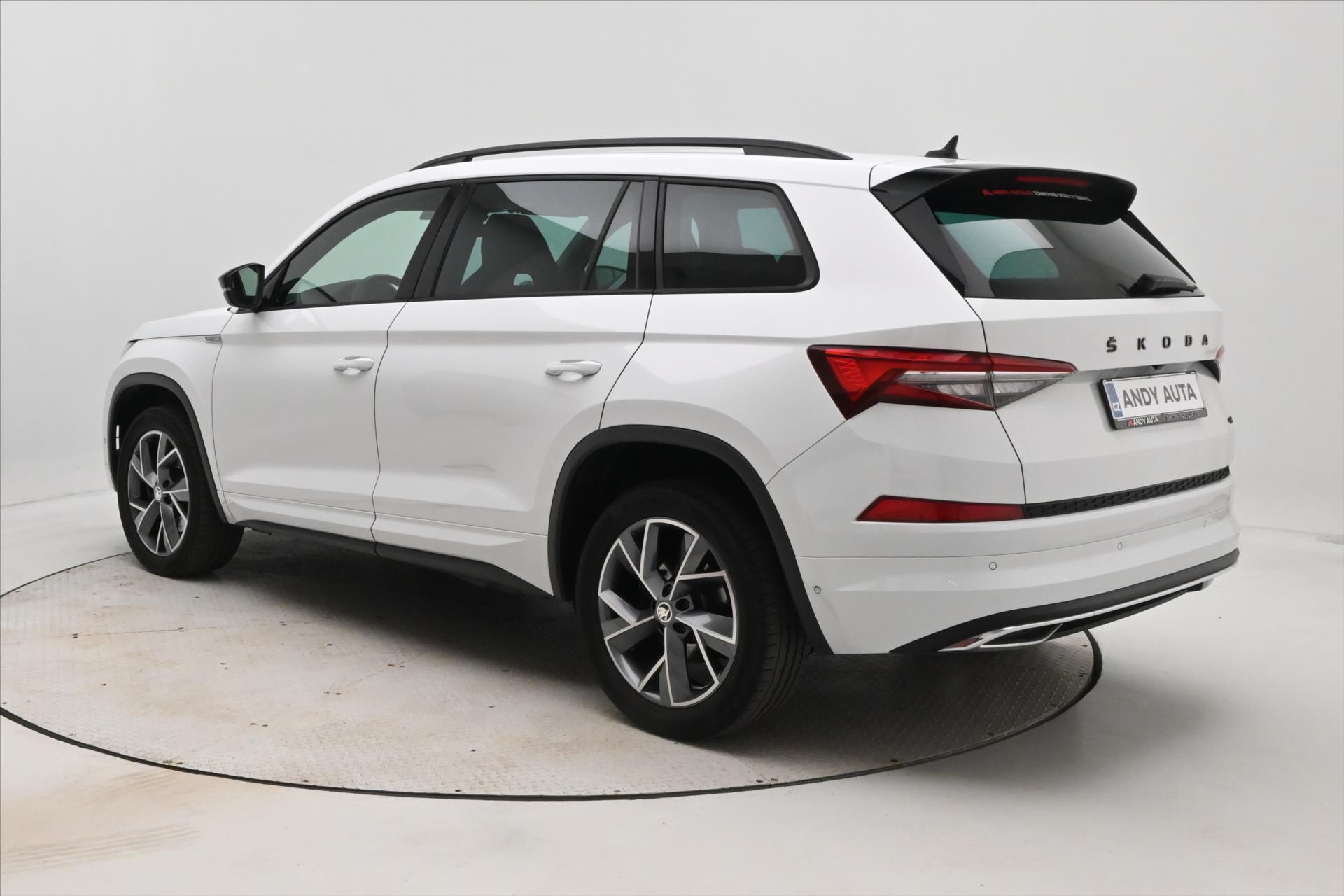 Hlavní fotografie vozu Škoda Kodiaq 2,0 TDI 147kW DSG Sportline Záruka až 5 let (7)