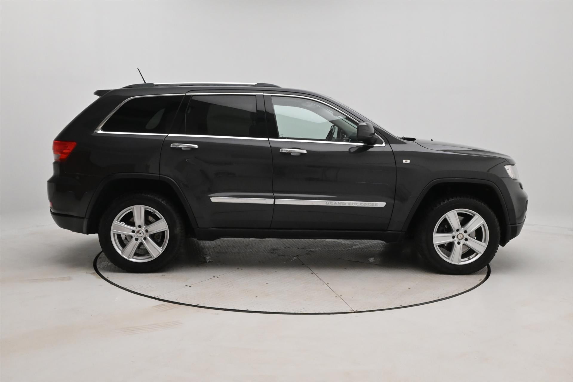 Hlavní fotografie vozu Jeep Grand Cherokee 3,0 CRD 177 kW 4x4 AT Overland TAŽNÉ 3500KG (4)