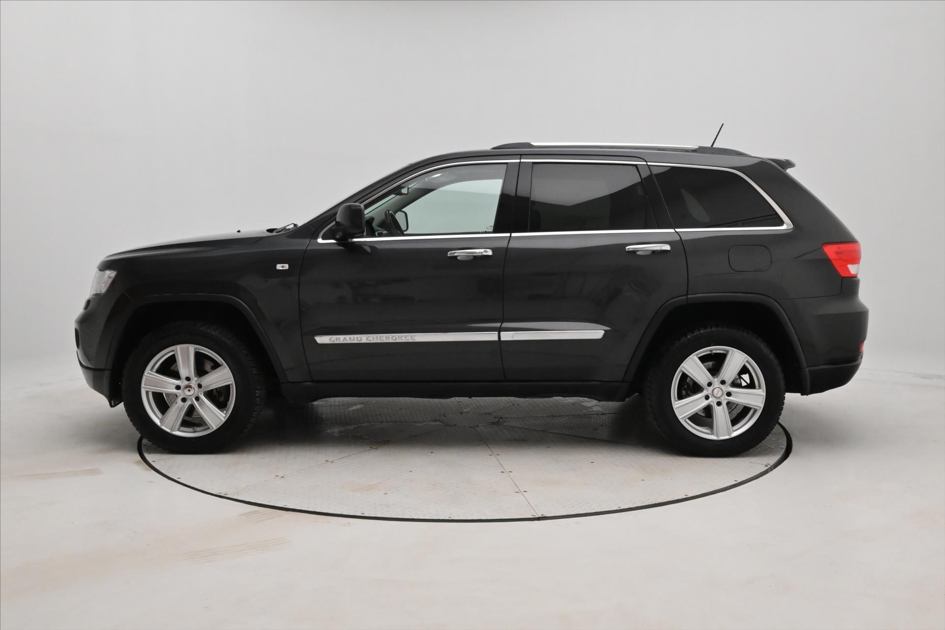 Hlavní fotografie vozu Jeep Grand Cherokee 3,0 CRD 177 kW 4x4 AT Overland TAŽNÉ 3500KG (8)