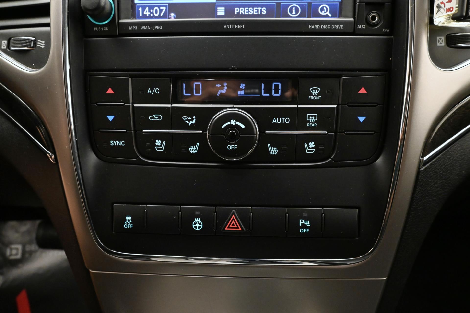 Hlavní fotografie vozu Jeep Grand Cherokee 3,0 CRD 177 kW 4x4 AT Overland Záruka (21)