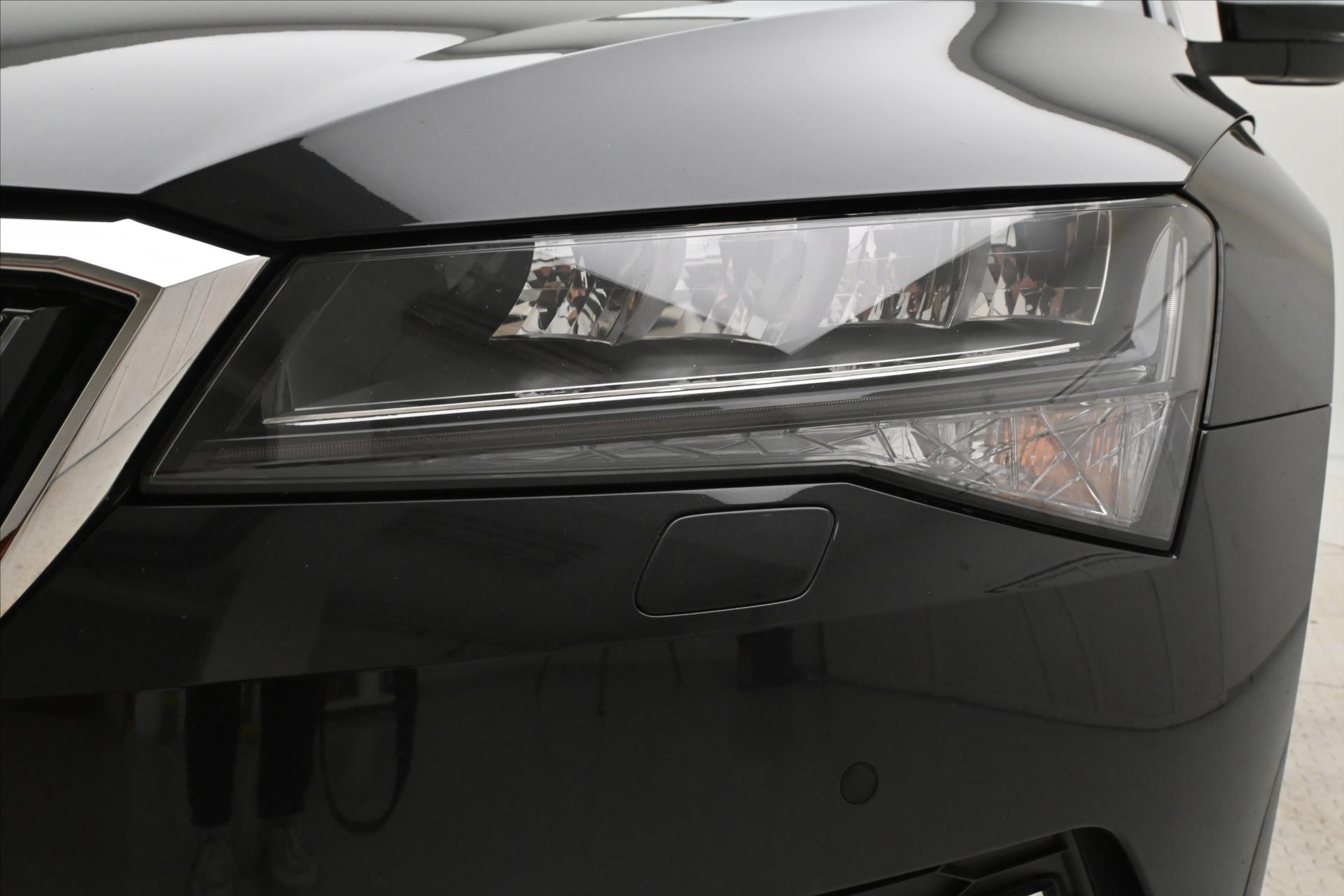 Hlavní fotografie vozu Škoda Superb 2,0 TDI 110kW DSG Style Záruka až 5 let (22)
