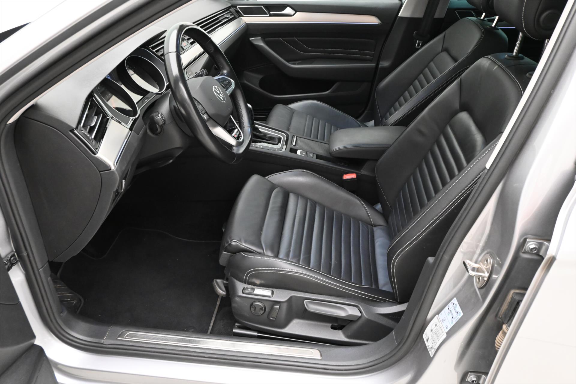 Hlavní fotografie vozu Volkswagen Passat 2,0 TDI 147kW DSG Elegance Záruka až 5 let (11)