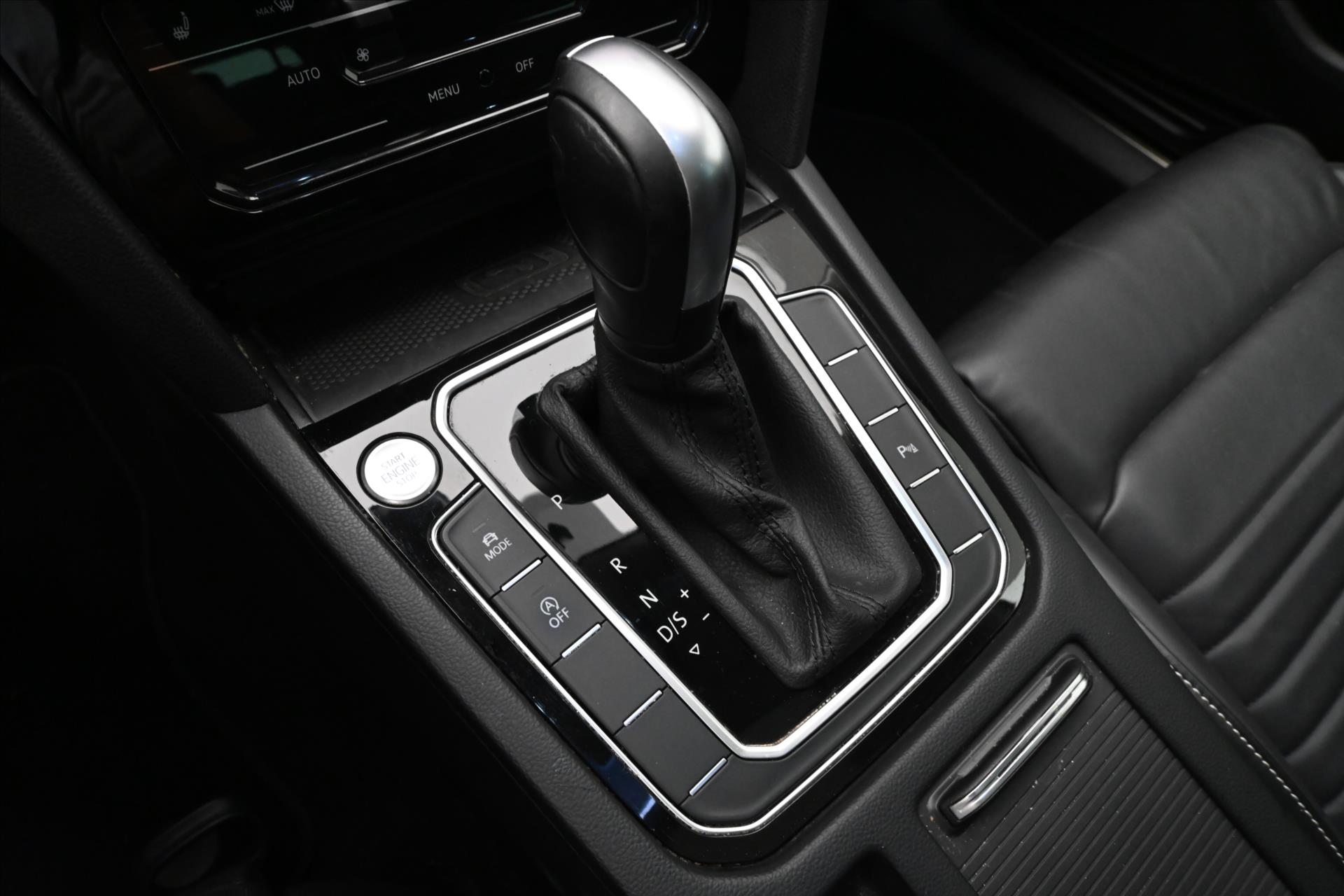 Hlavní fotografie vozu Volkswagen Passat 2,0 TDI 147kW DSG Elegance Záruka až 5 let (18)