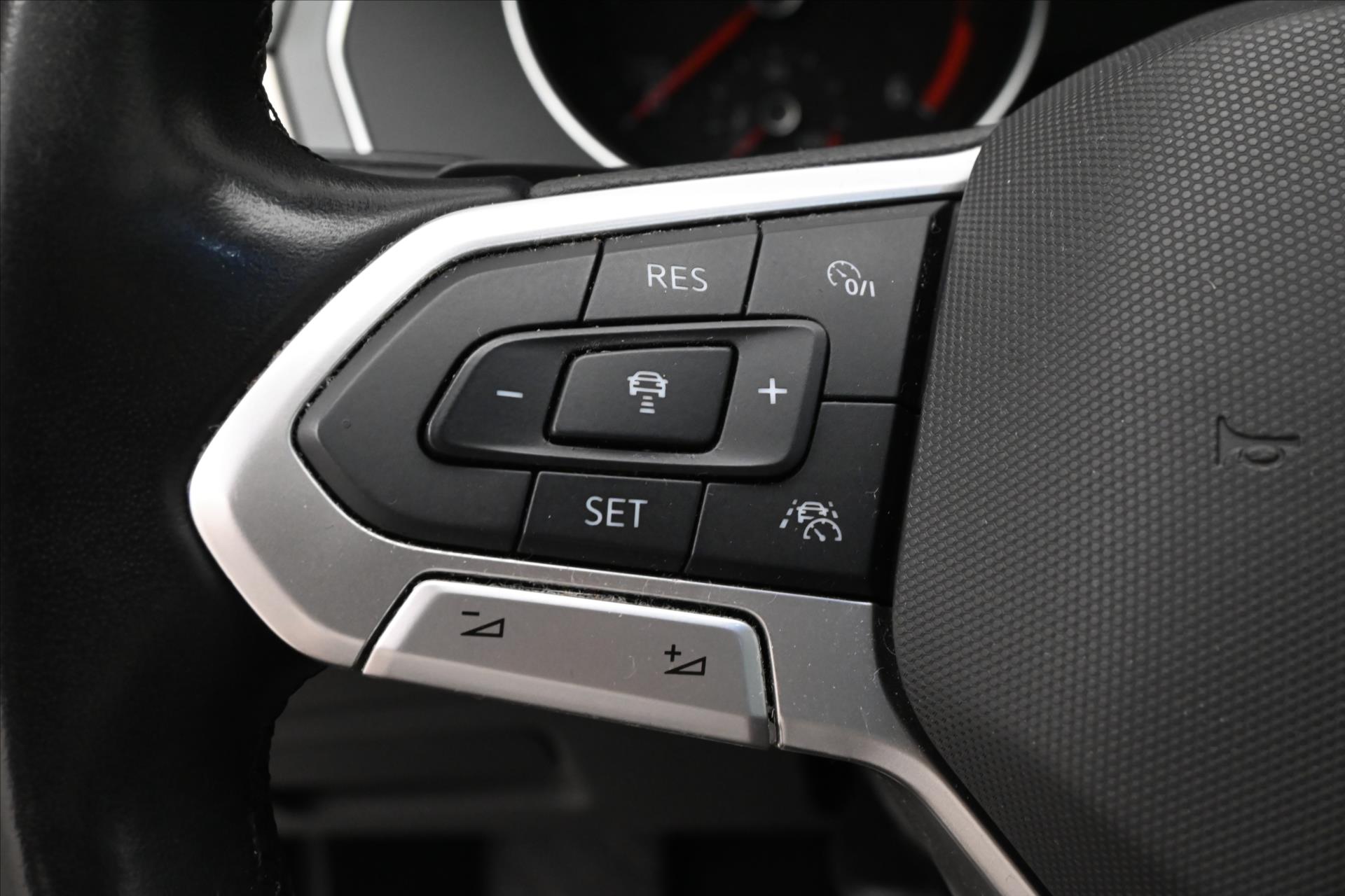 Hlavní fotografie vozu Volkswagen Passat 2,0 TDI 147kW DSG Elegance Záruka až 5 let (19)
