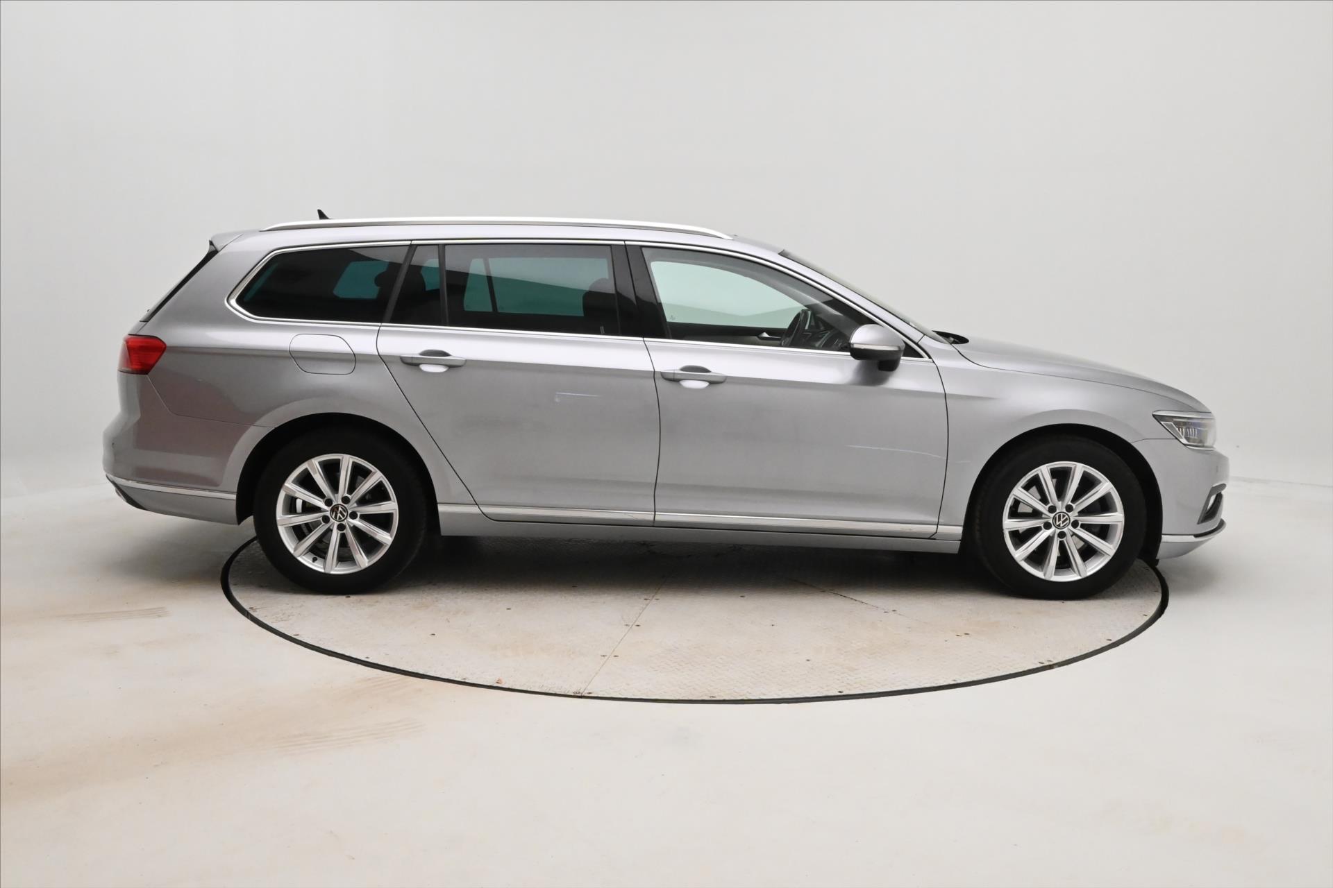 Hlavní fotografie vozu Volkswagen Passat 2,0 TDI 147kW DSG Elegance Záruka až 5 let (4)