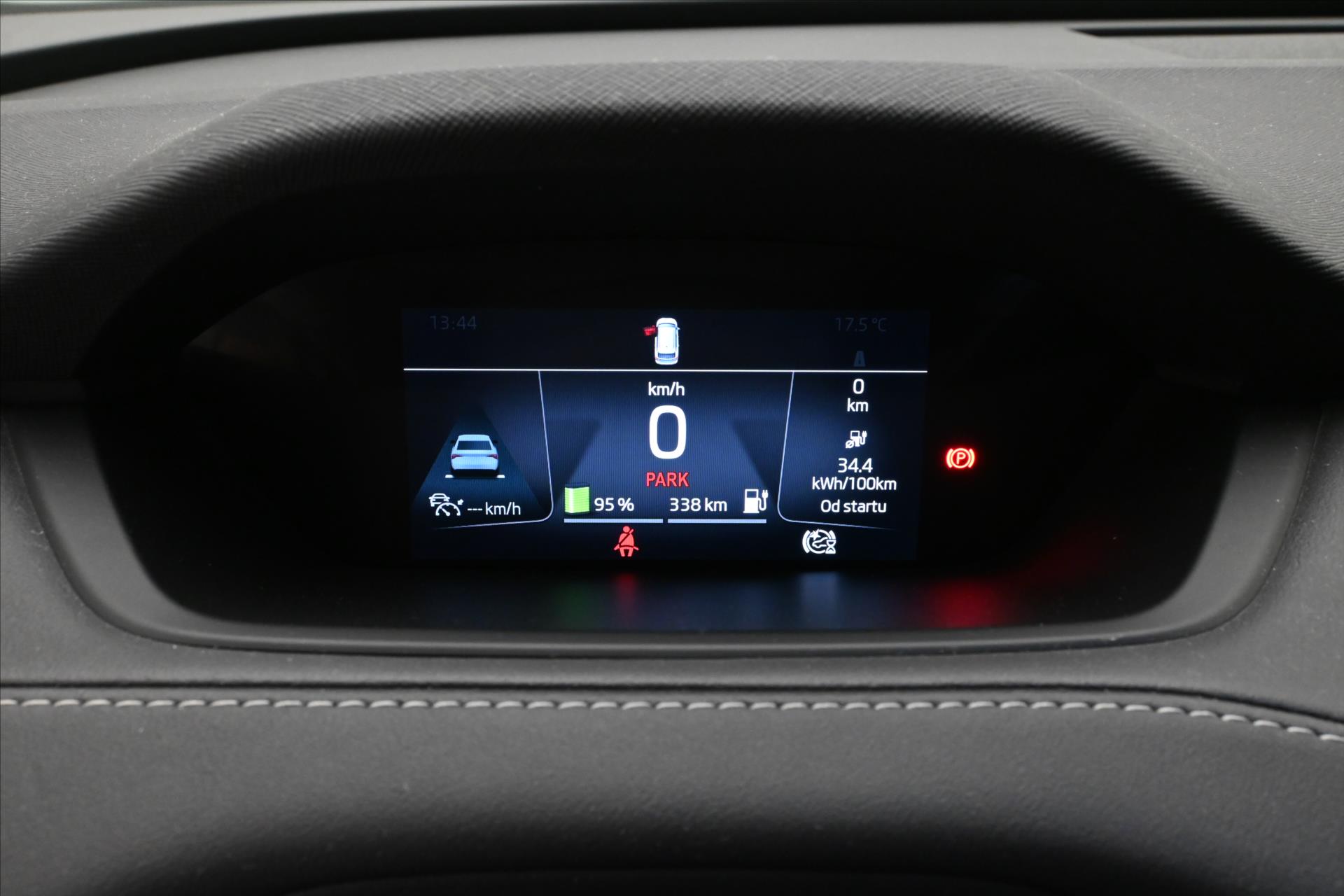 Hlavní fotografie vozu Škoda Enyaq iV 60 132kW SportPlus SOH 87%  Záruka až 3 rok (14)