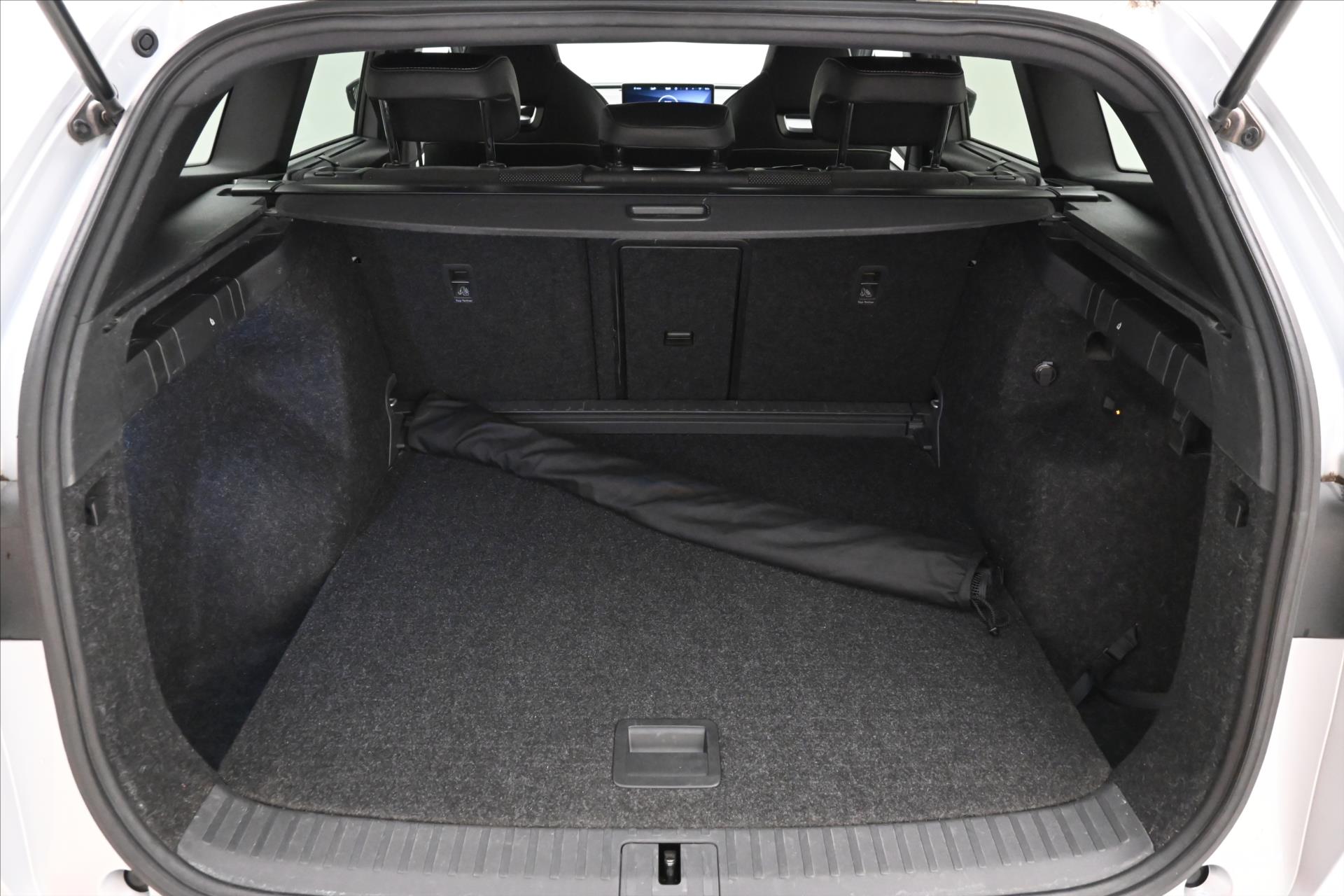 Hlavní fotografie vozu Škoda Enyaq iV BEV 60 132kW SportPlus Záruka až 3 roky (9)