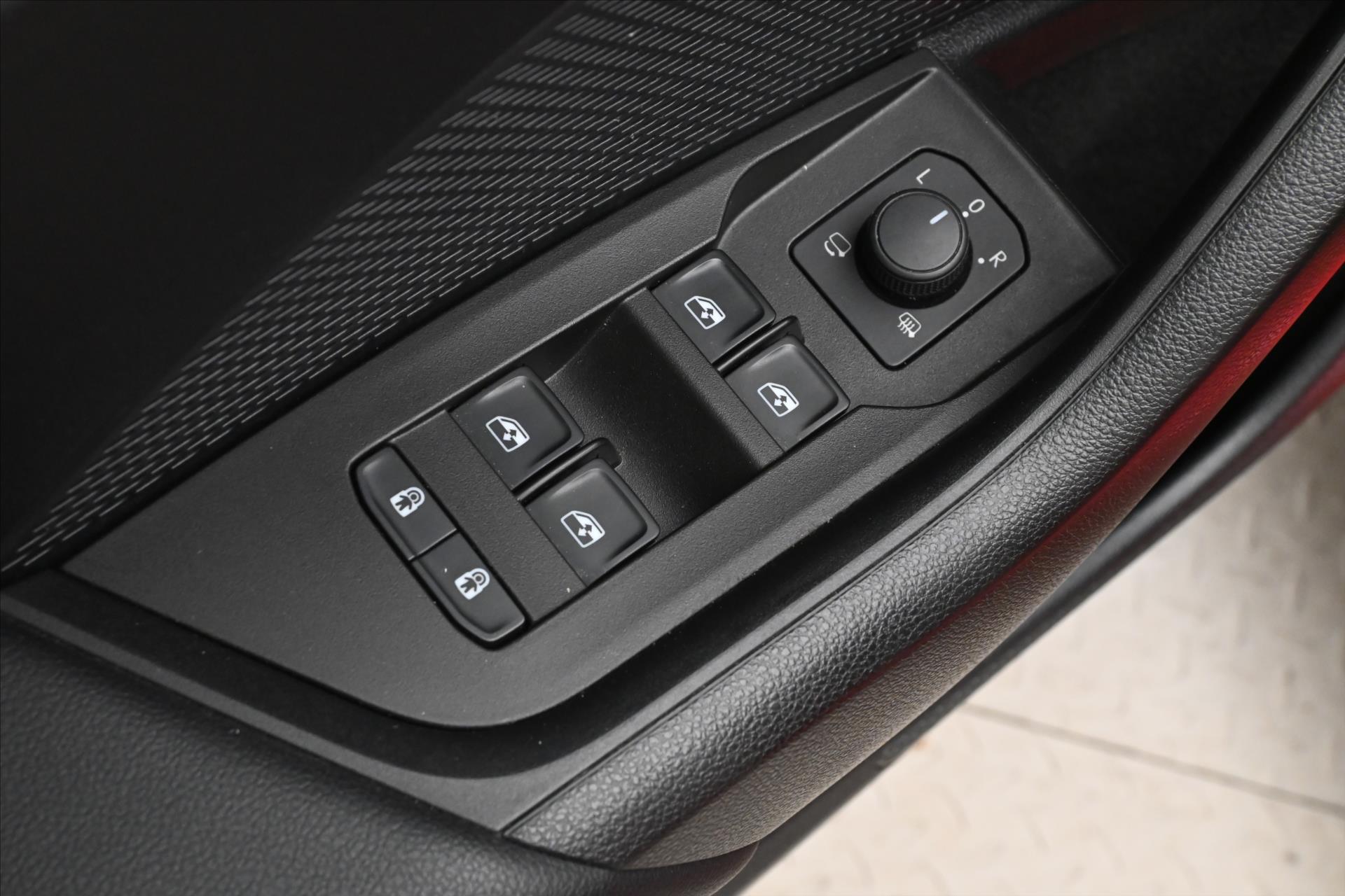 Hlavní fotografie vozu Škoda Octavia 1,0 TSI e-TEC 81kW DSG Style Záruka až 5 let (28)