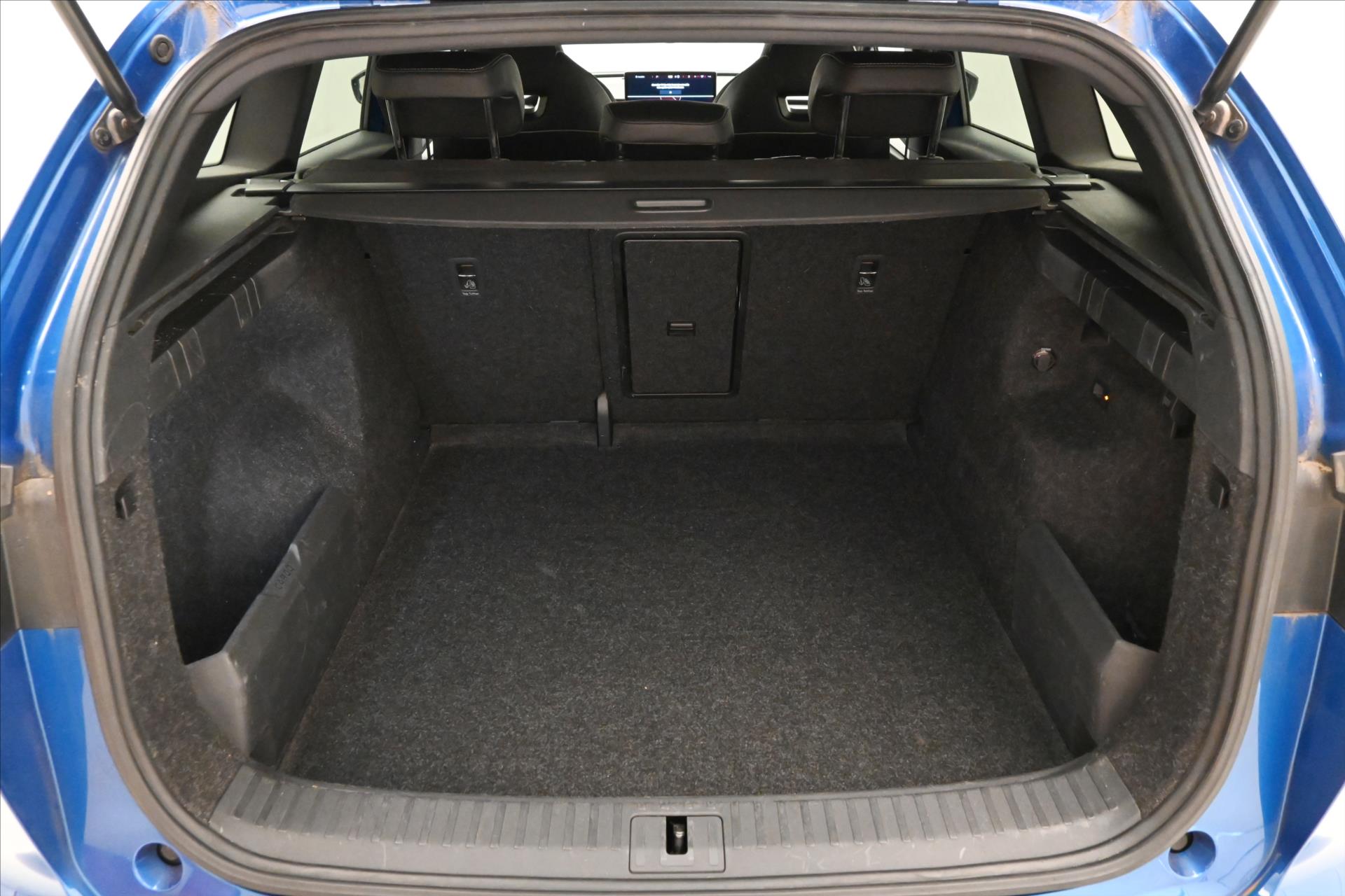 Hlavní fotografie vozu Škoda Enyaq iV 60 132kW Sportline SOH 91% Záruka až 3 roky (9)