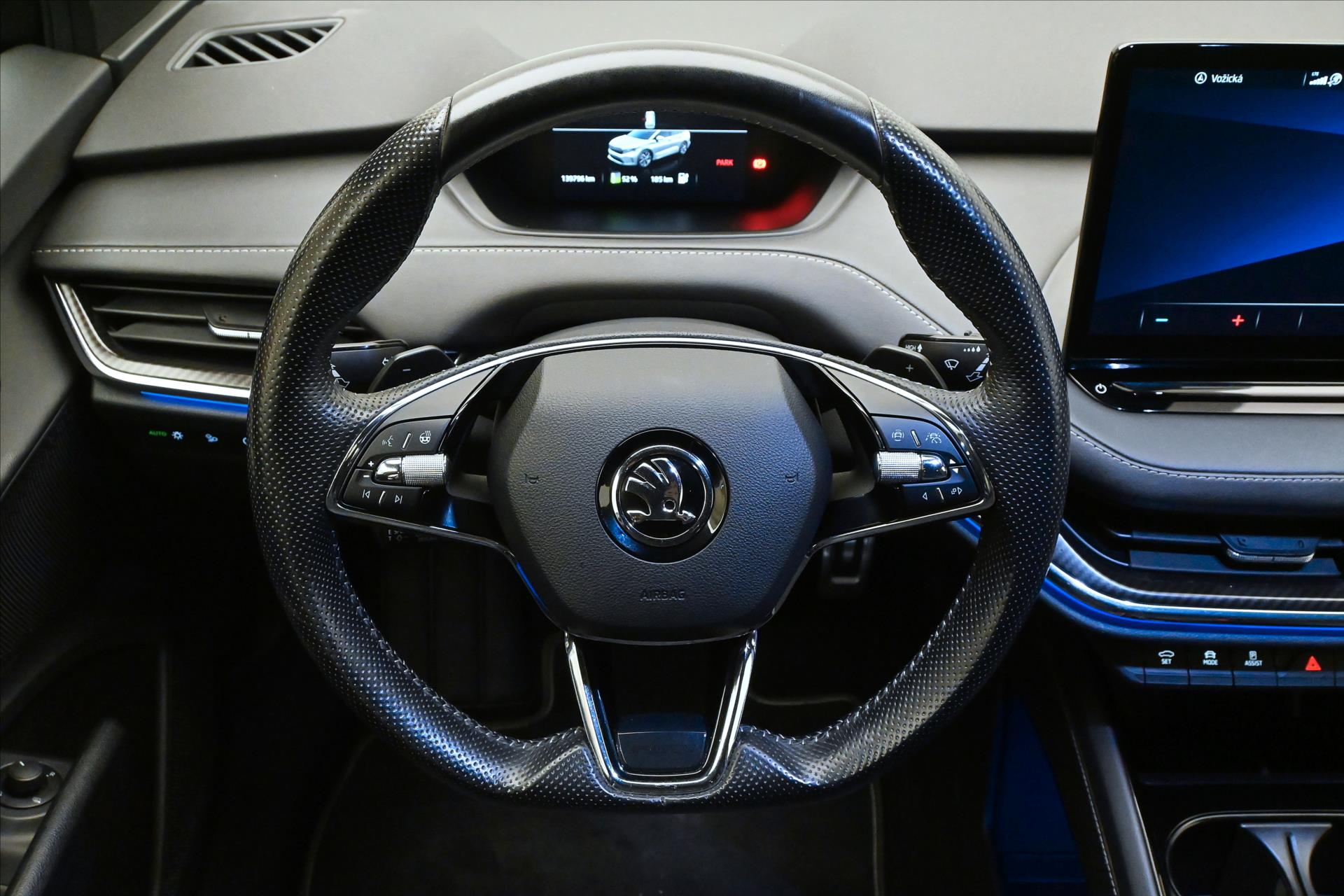 Hlavní fotografie vozu Škoda Enyaq iV60 132 kW SportLINE Záruka až 3 roky (18)
