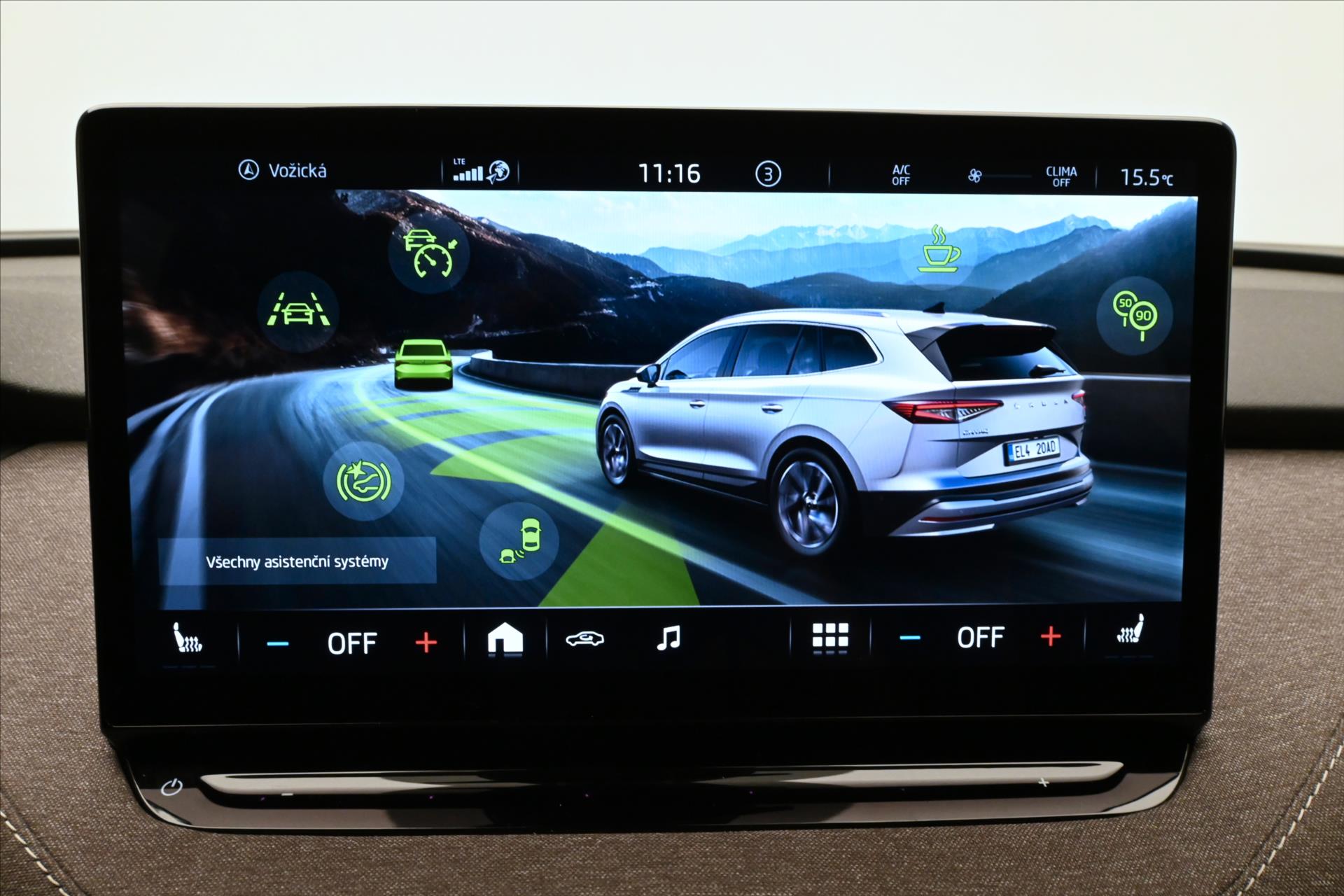 Hlavní fotografie vozu Škoda Enyaq iV 60 132kW SOH 92% FIRST Edition Záruka až 3 roky (16)