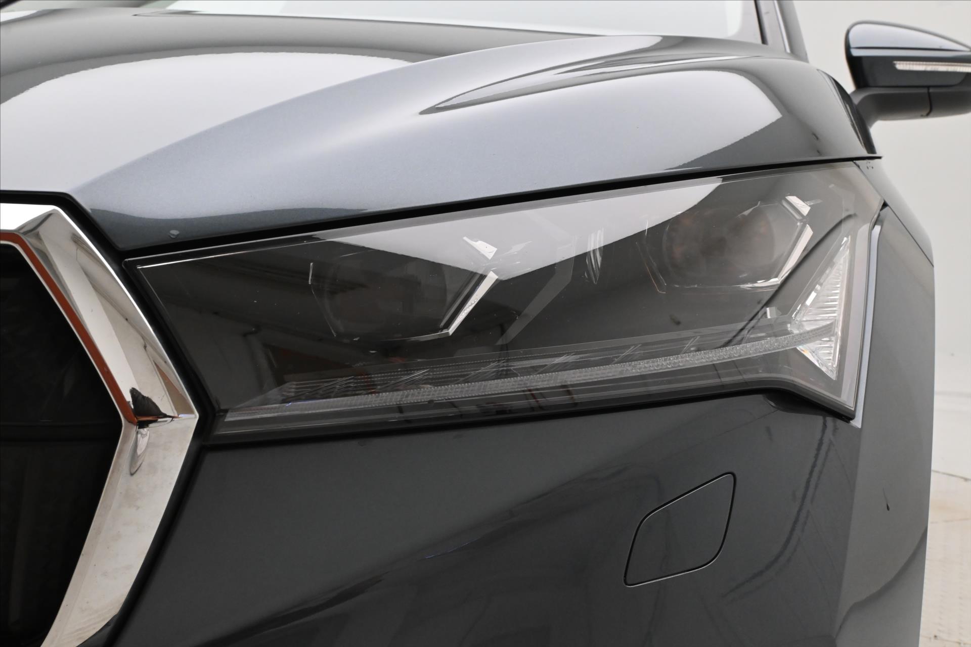 Hlavní fotografie vozu Škoda Enyaq iV 60 132kW SOH 92% FIRST Edition Záruka až 3 roky (24)