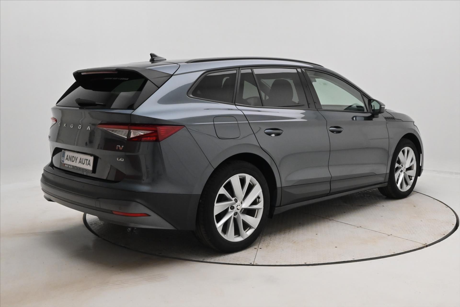 Hlavní fotografie vozu Škoda Enyaq iV 60 132kW SOH 92% FIRST Edition Záruka až 3 roky (5)